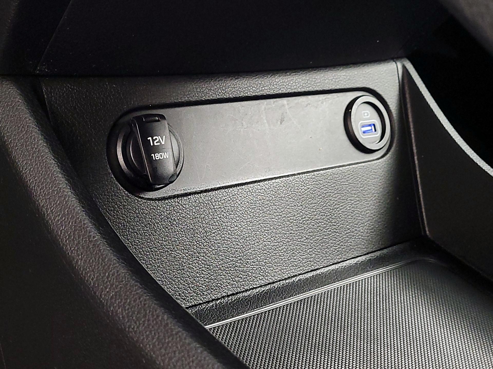 Thumbnail: 2022 Hyundai Santa Fe - 18