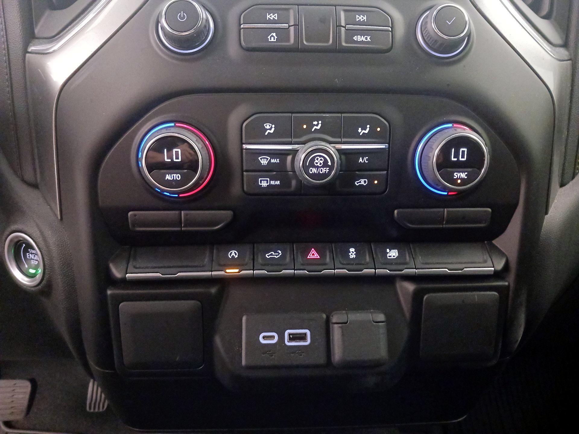 Thumbnail: 2022 Chevrolet Silverado 1500 - 16