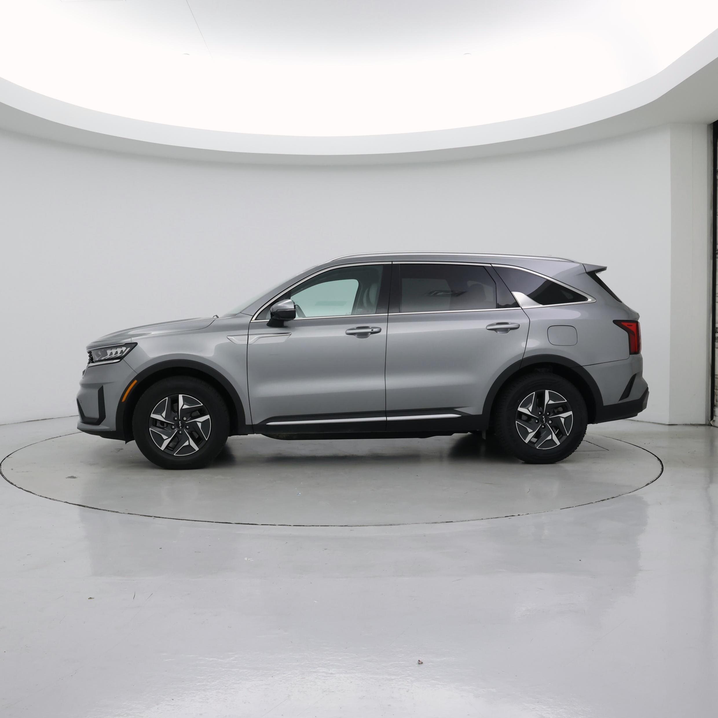 Thumbnail: 2023 Kia Sorento - 3