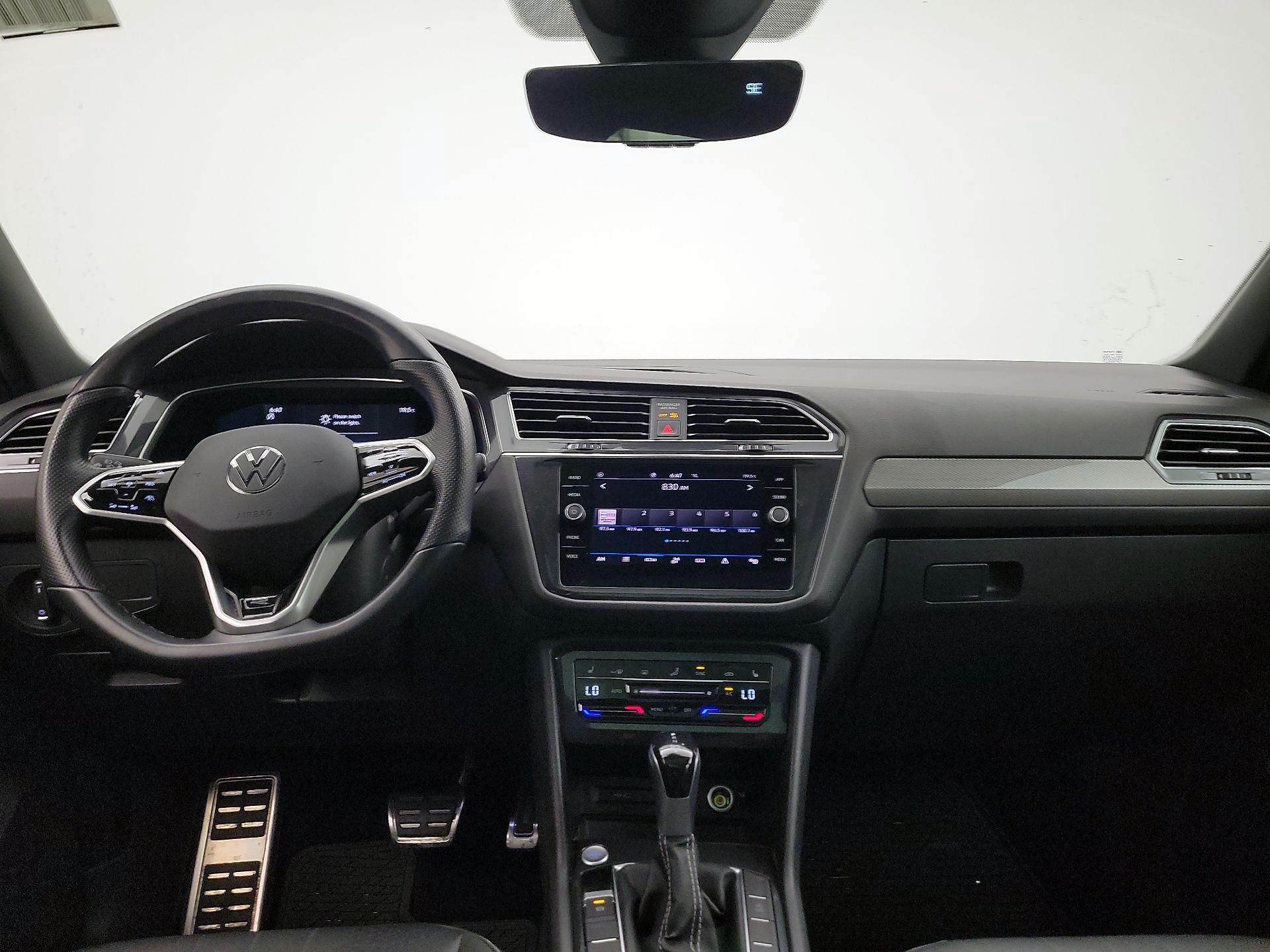 Thumbnail: 2023 Volkswagen Tiguan - 9