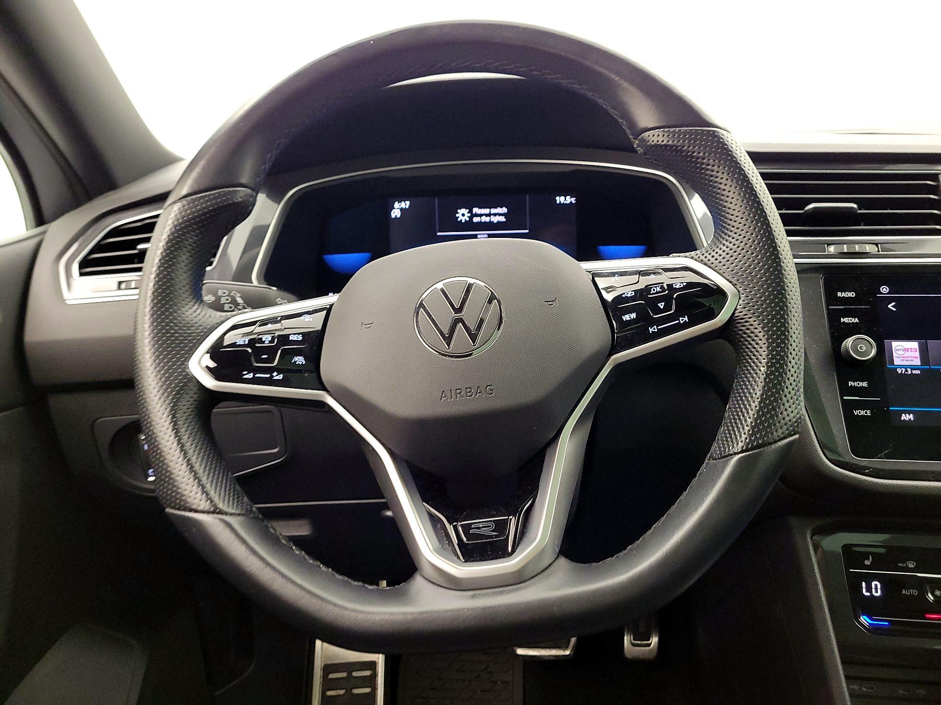 Thumbnail: 2023 Volkswagen Tiguan - 10