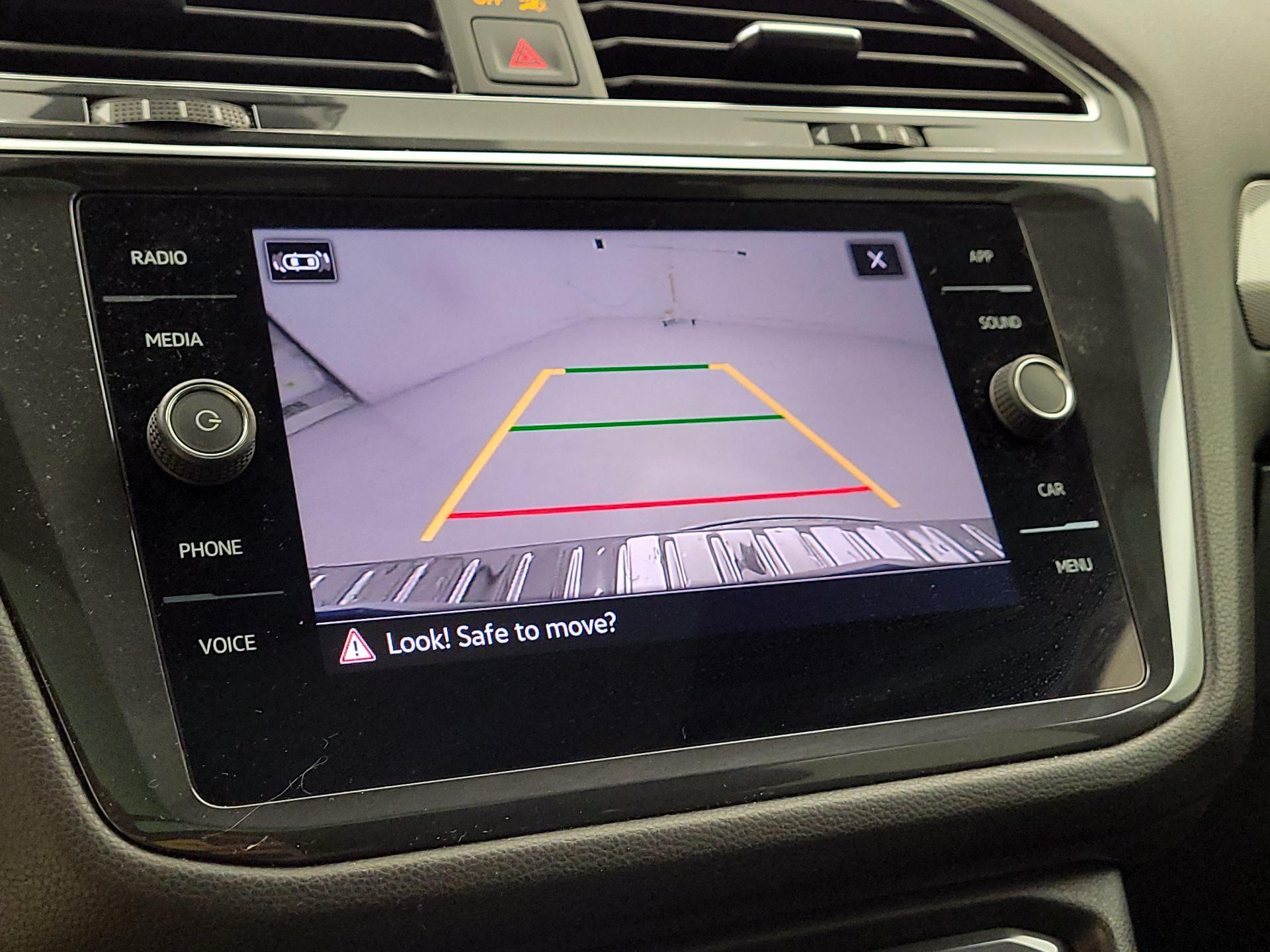 Thumbnail: 2023 Volkswagen Tiguan - 14