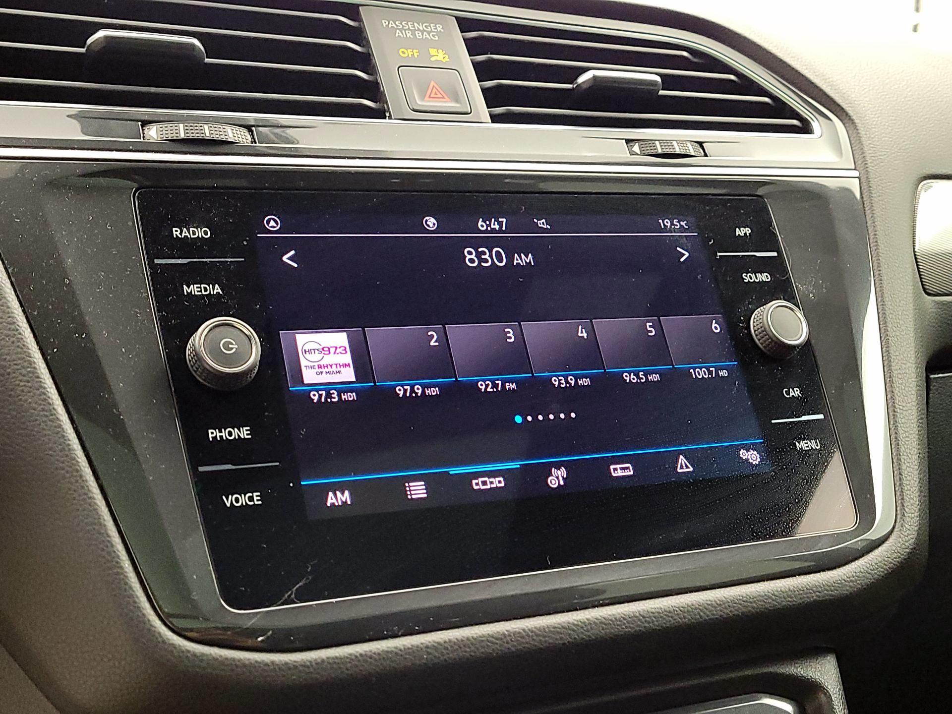 Thumbnail: 2023 Volkswagen Tiguan - 15