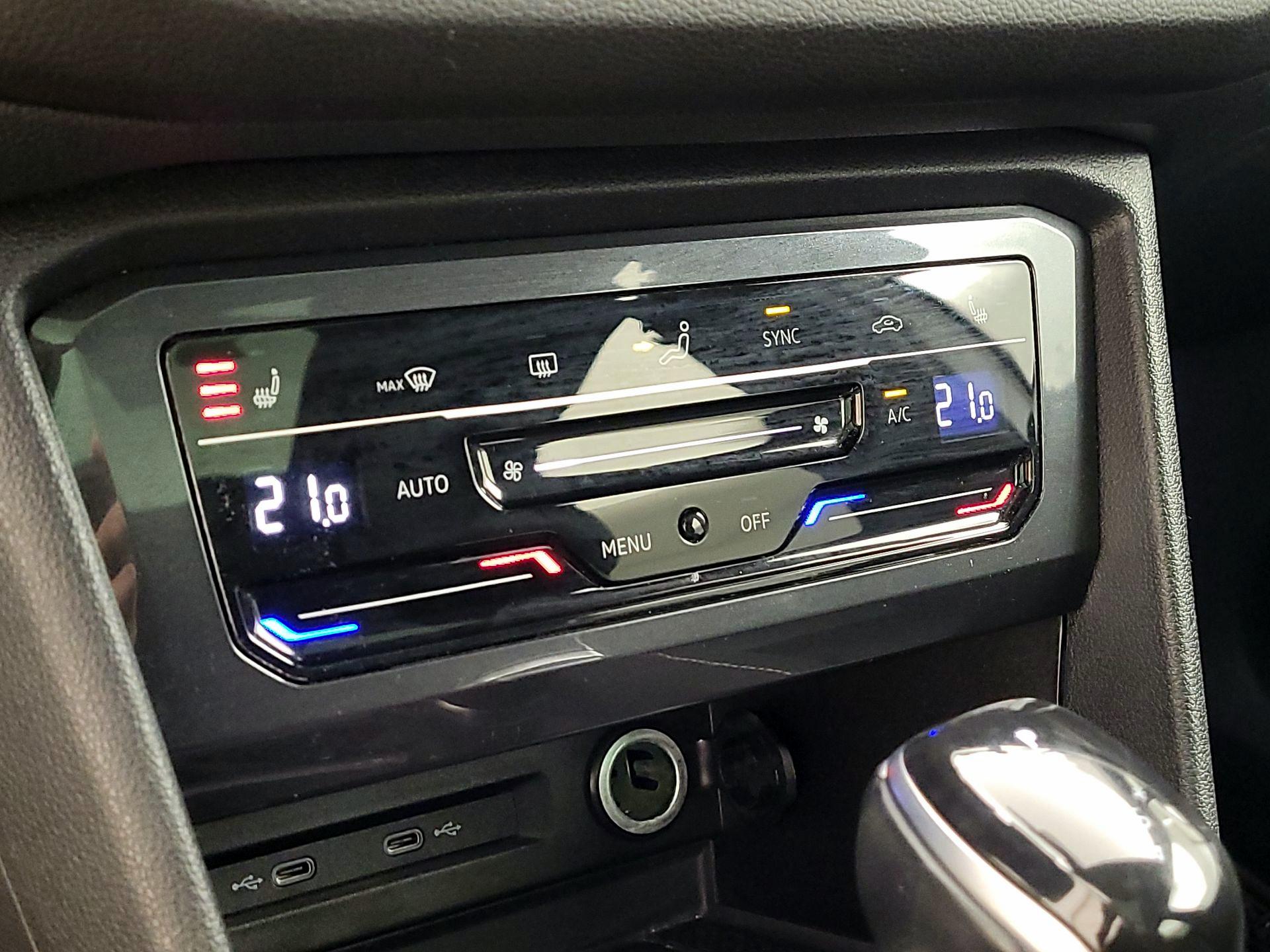 Thumbnail: 2023 Volkswagen Tiguan - 16