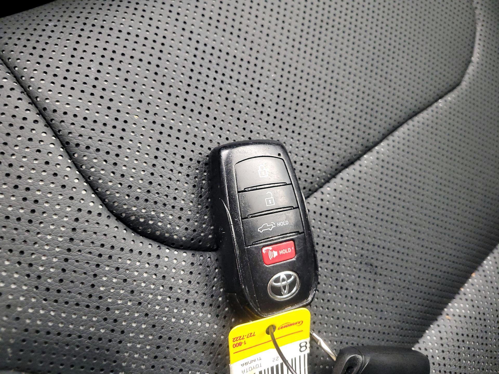 Thumbnail: 2022 Toyota Tundra - 18