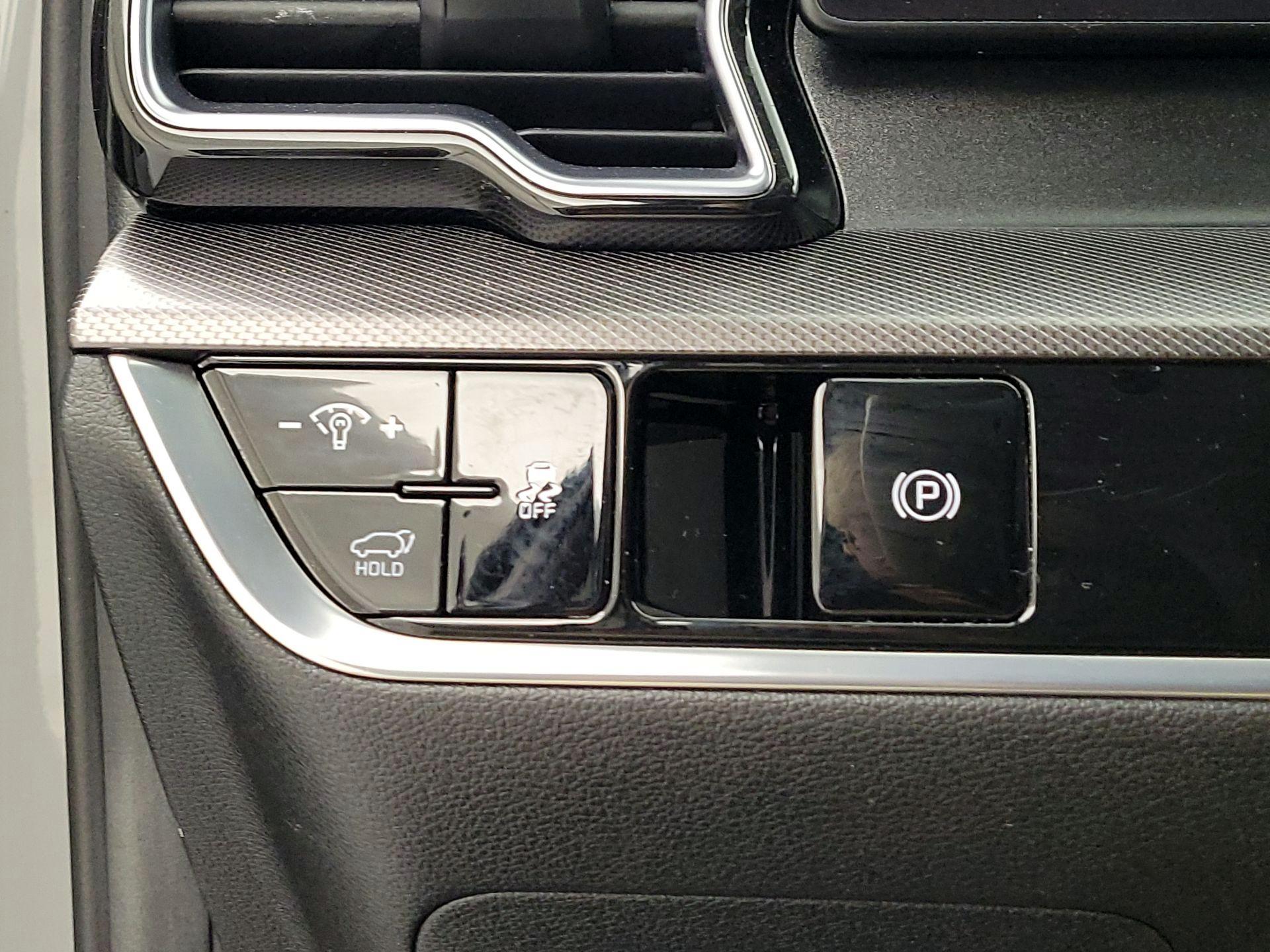 Thumbnail: 2023 Kia Sportage - 13