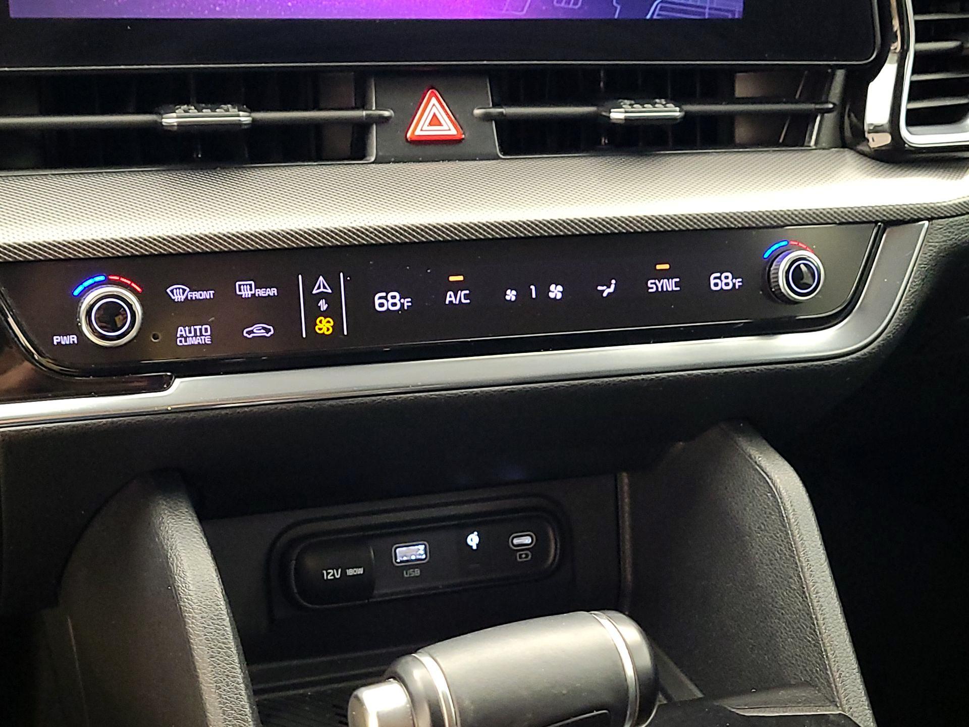 Thumbnail: 2023 Kia Sportage - 16