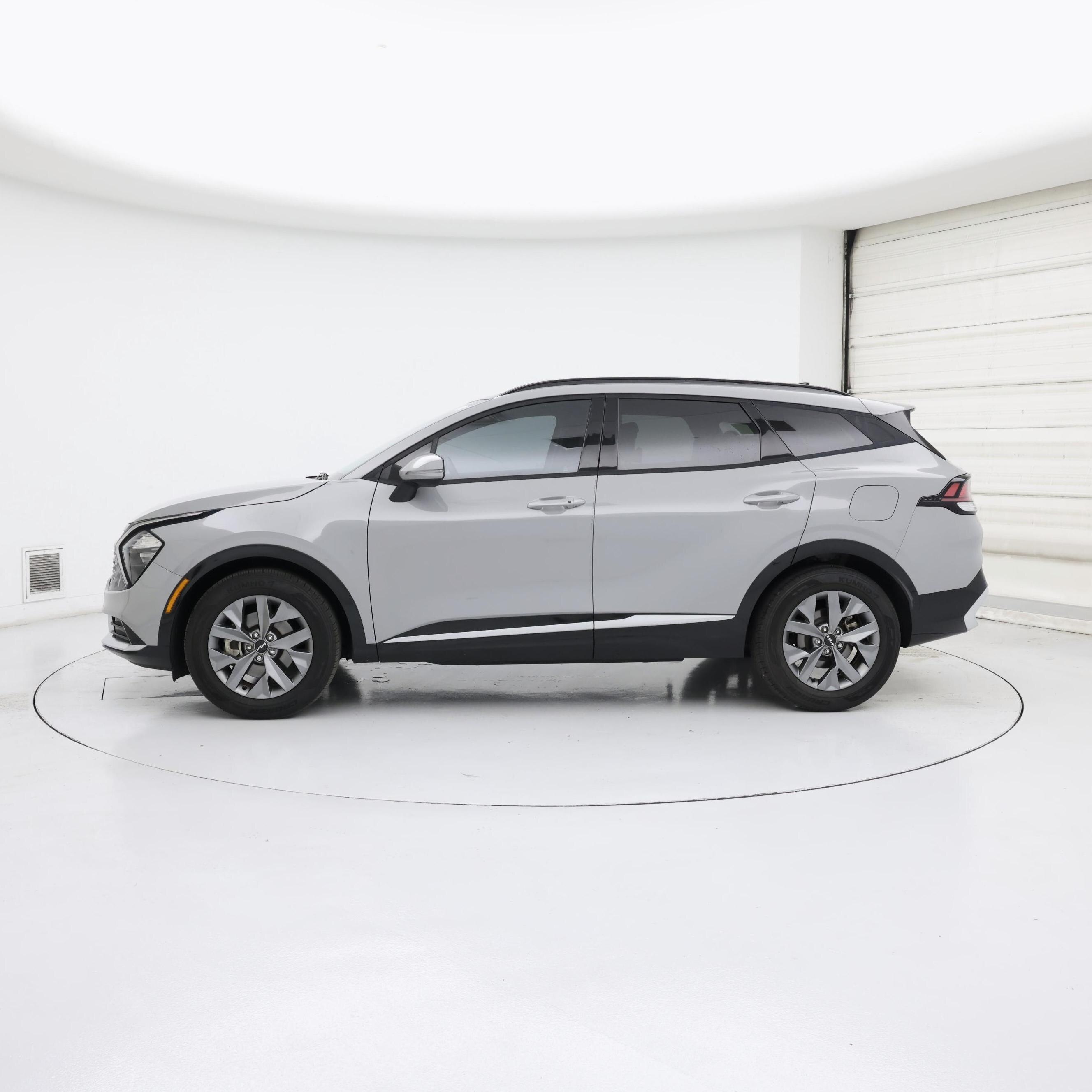 Thumbnail: 2023 Kia Sportage - 3