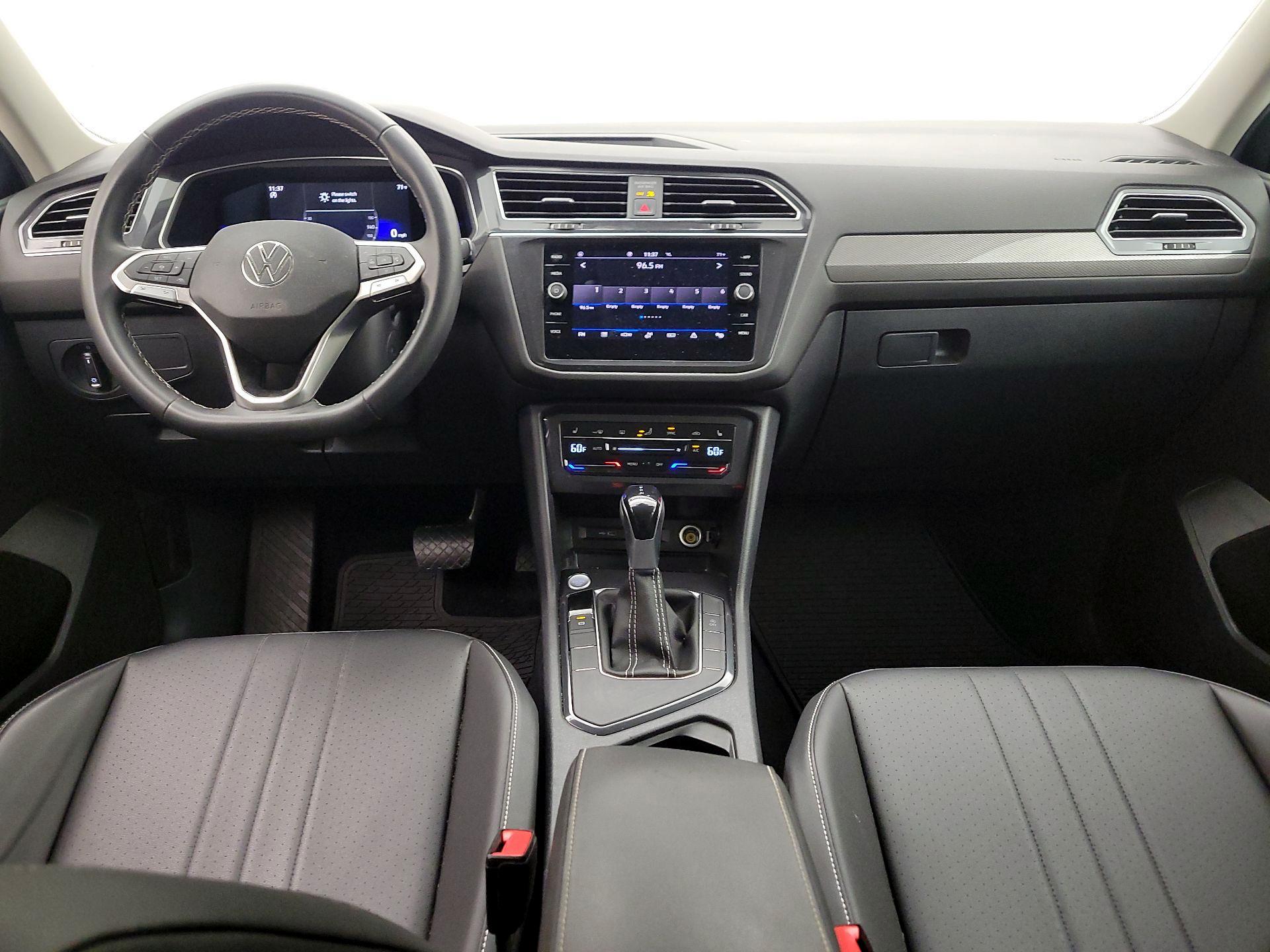 Thumbnail: 2022 Volkswagen Tiguan - 9