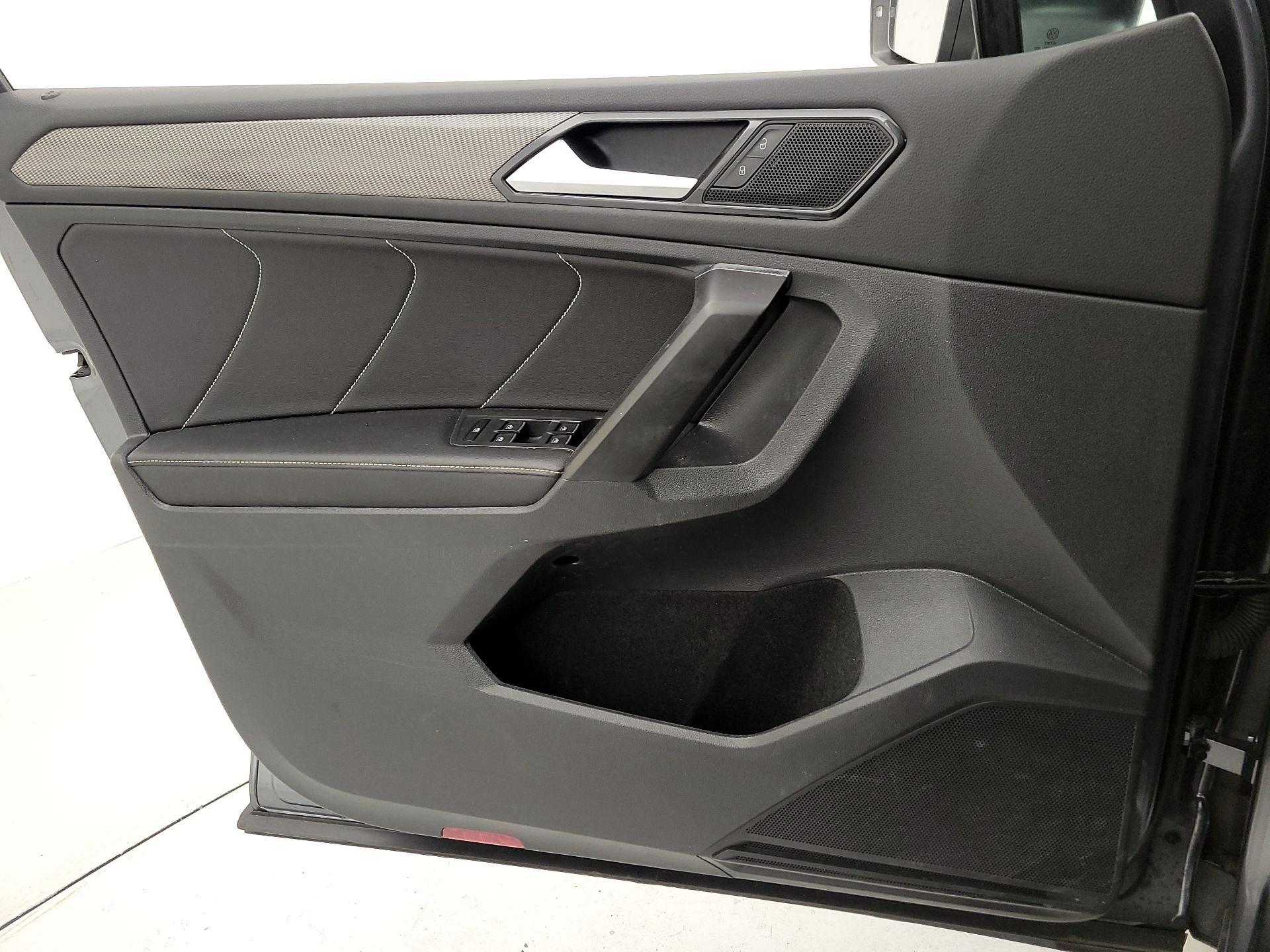 Thumbnail: 2022 Volkswagen Tiguan - 12