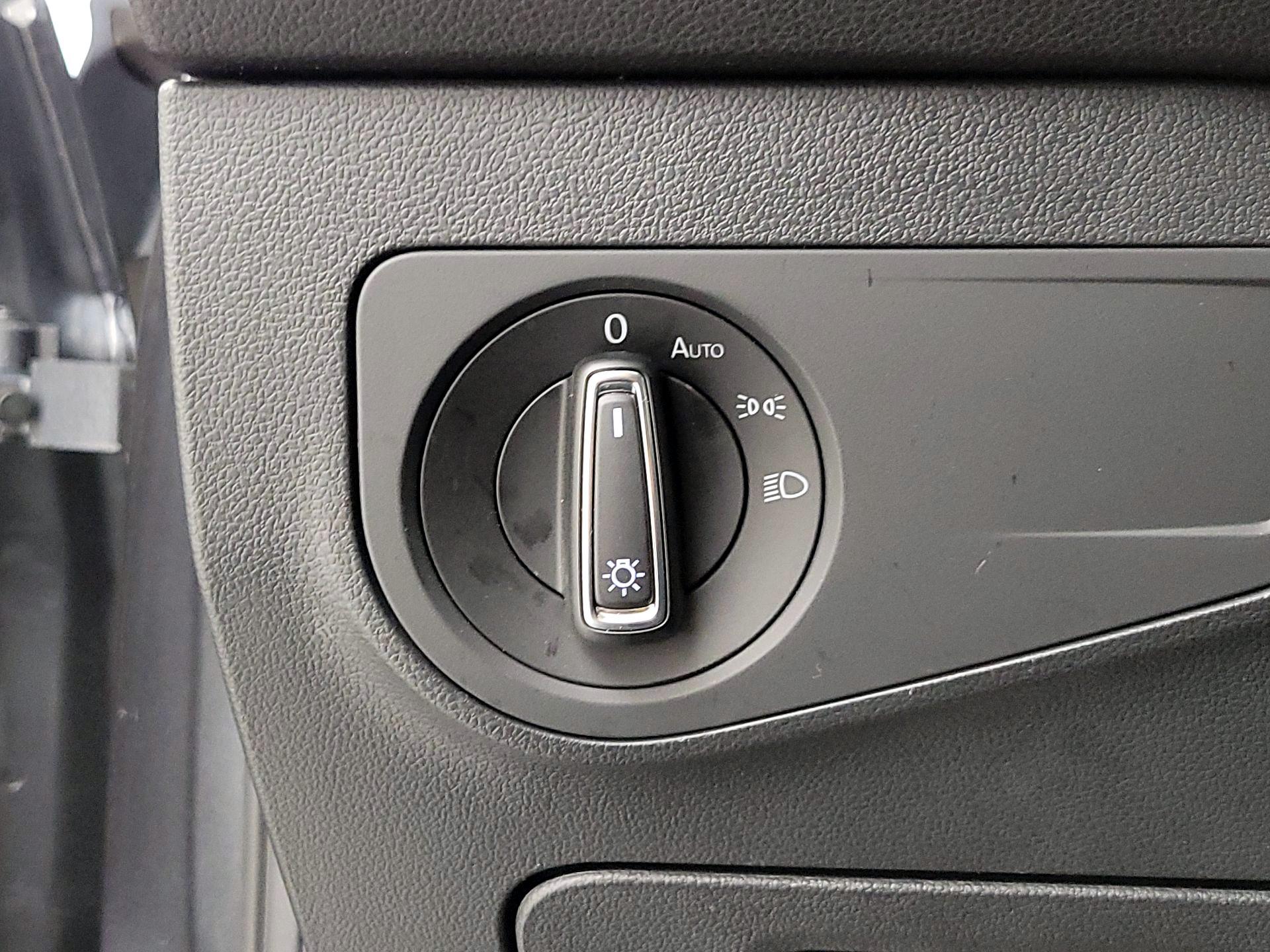 Thumbnail: 2022 Volkswagen Tiguan - 13