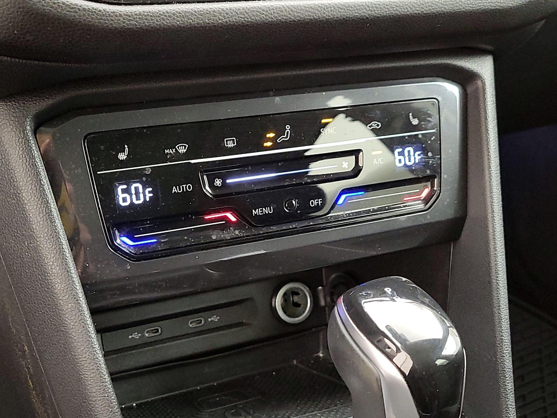 Thumbnail: 2022 Volkswagen Tiguan - 16