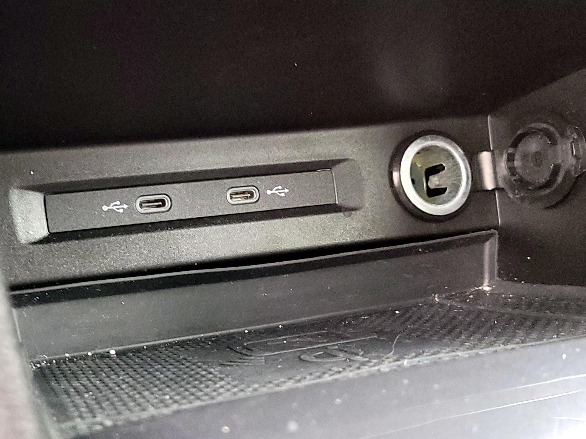 Thumbnail: 2022 Volkswagen Tiguan - 18