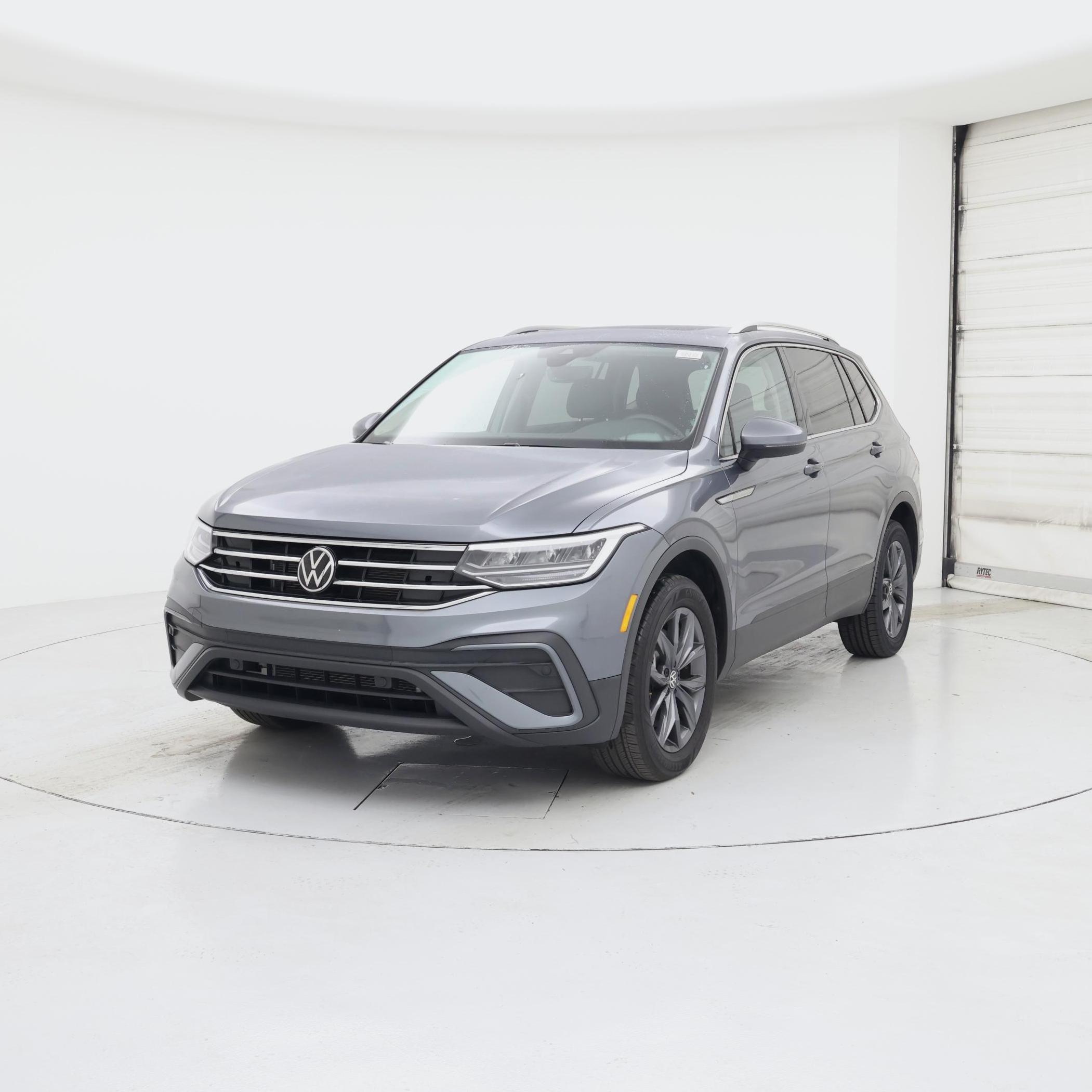 Thumbnail: 2022 Volkswagen Tiguan - 4