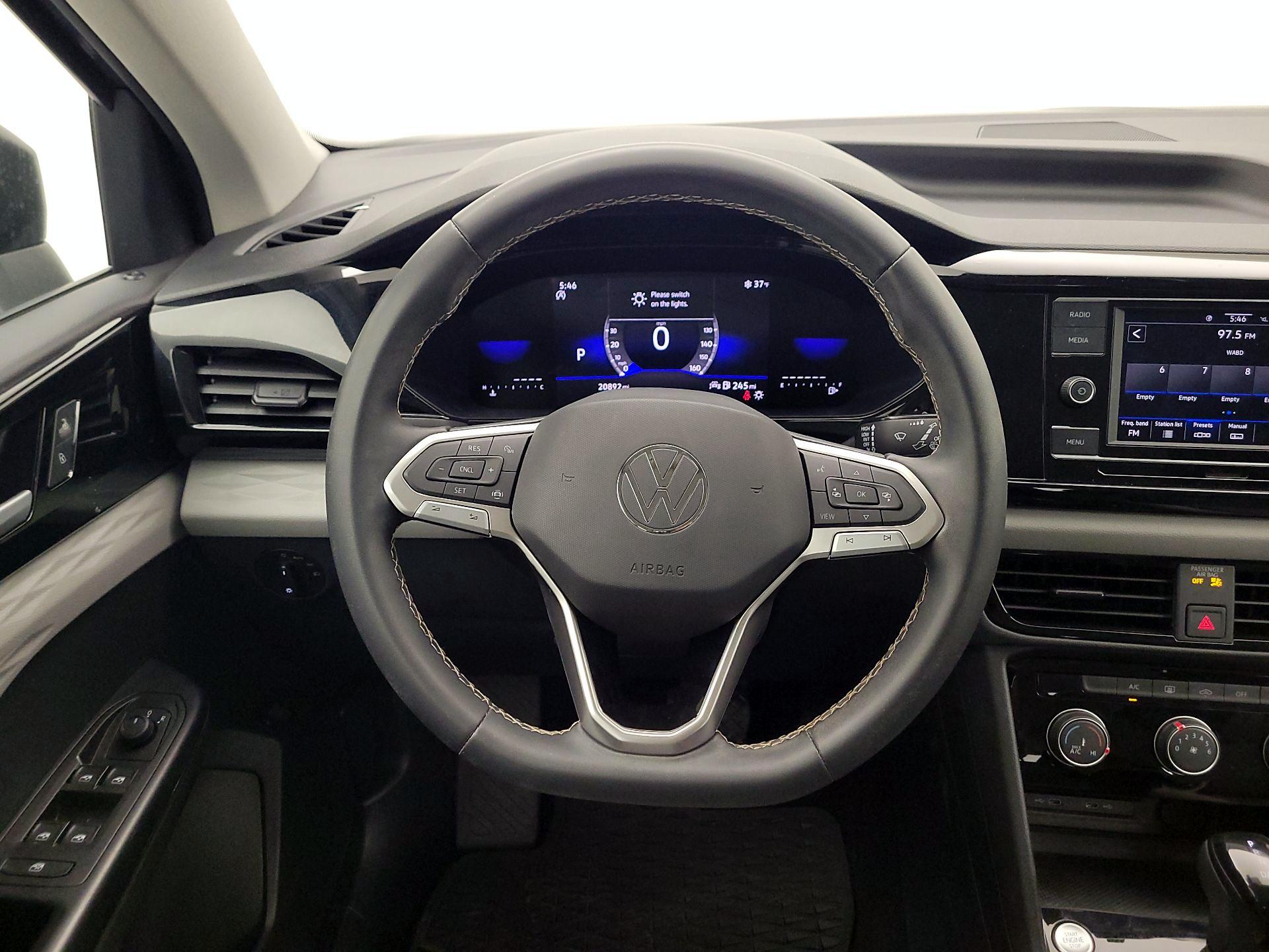 Thumbnail: 2023 Volkswagen Taos - 10