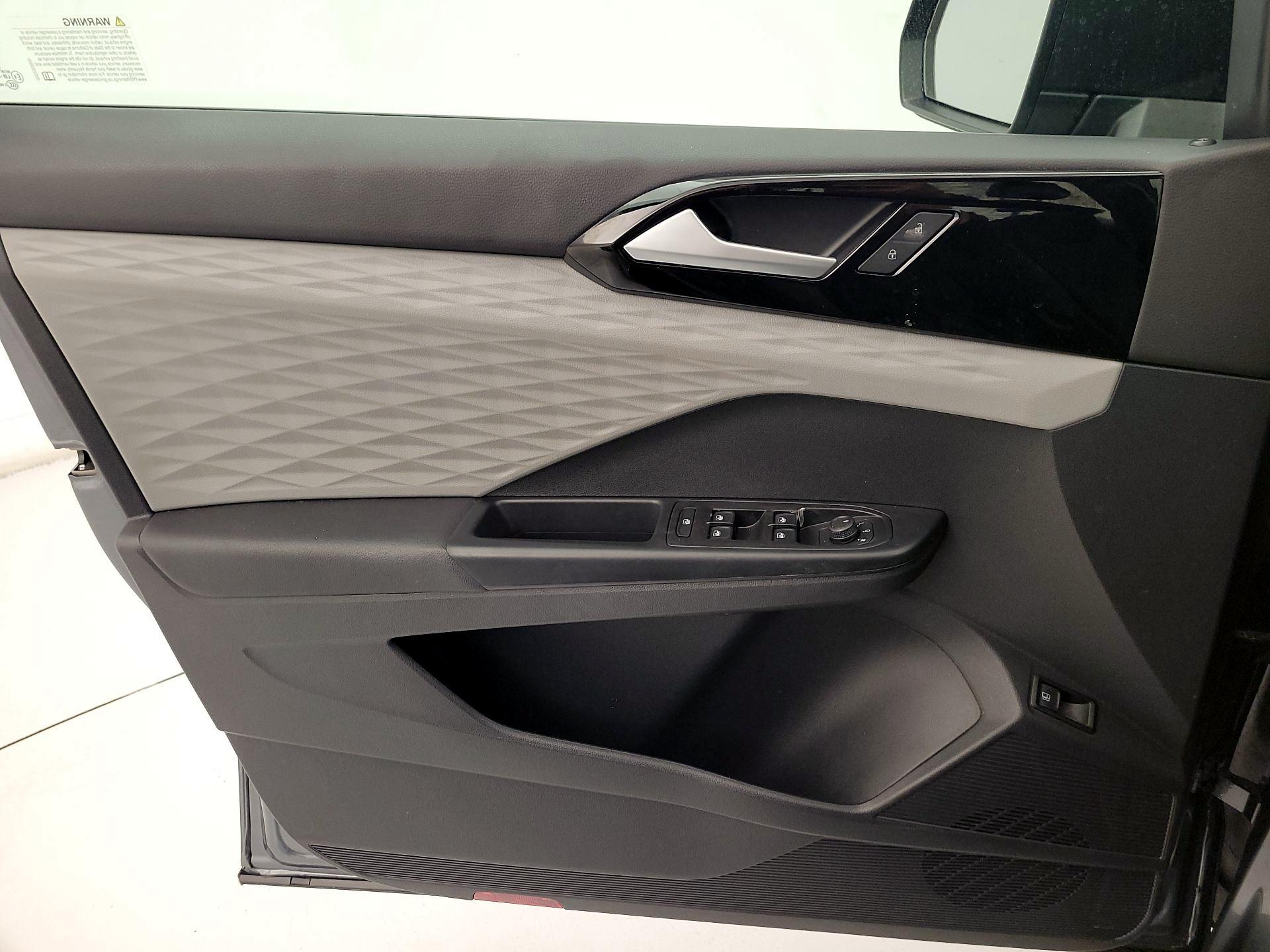 Thumbnail: 2023 Volkswagen Taos - 12