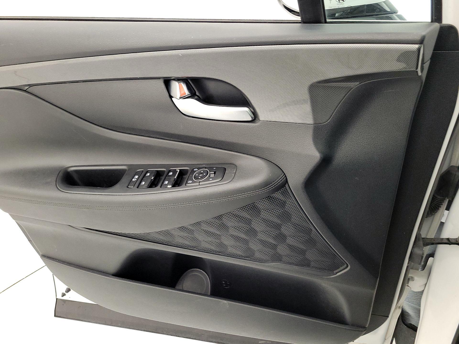 Thumbnail: 2022 Hyundai Santa Fe - 12