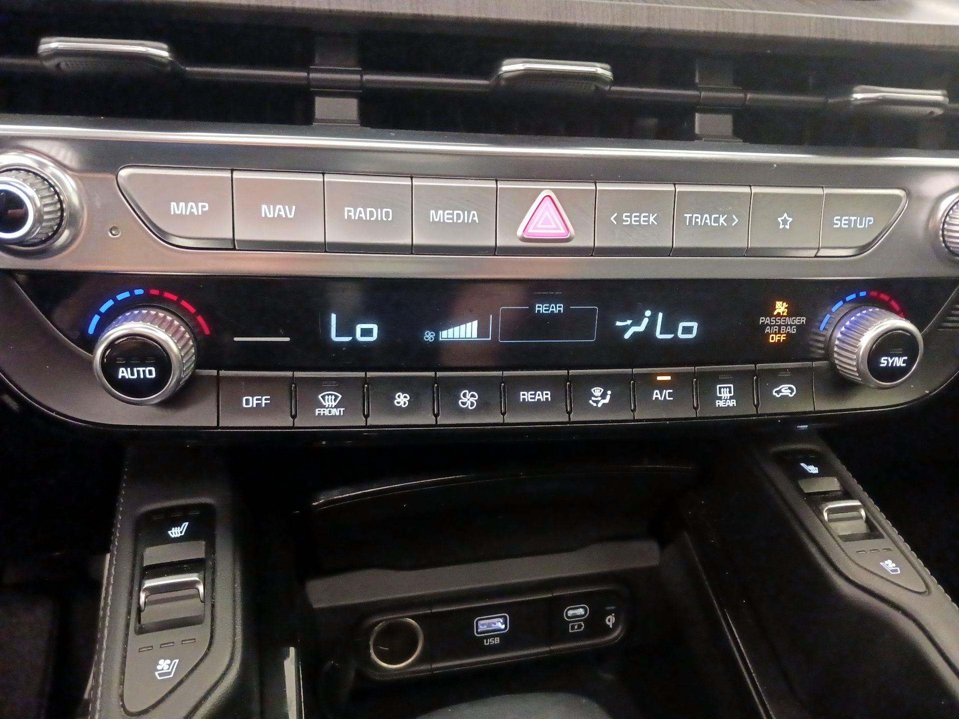 Thumbnail: 2023 Kia Telluride - 17