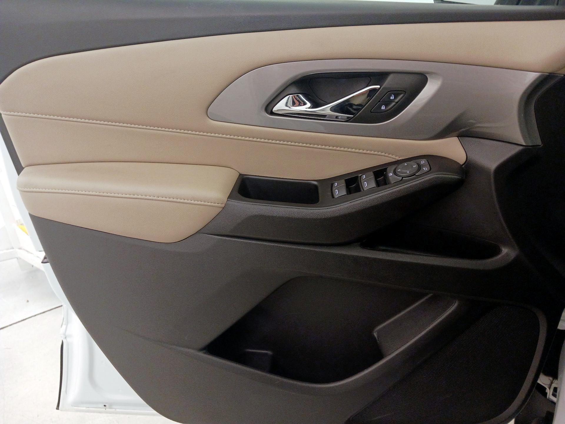 Thumbnail: 2023 Chevrolet Traverse - 12