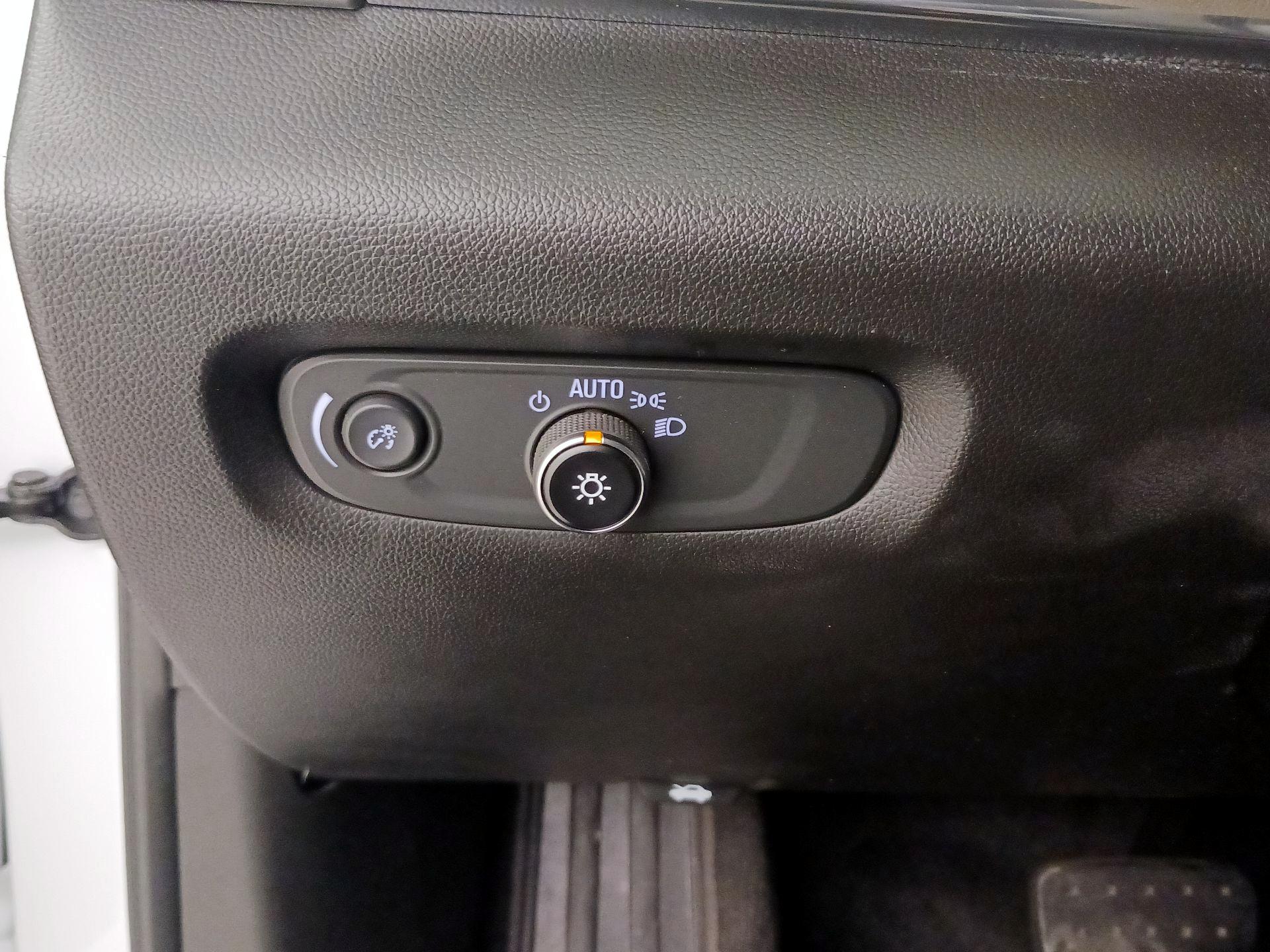 Thumbnail: 2023 Chevrolet Traverse - 13