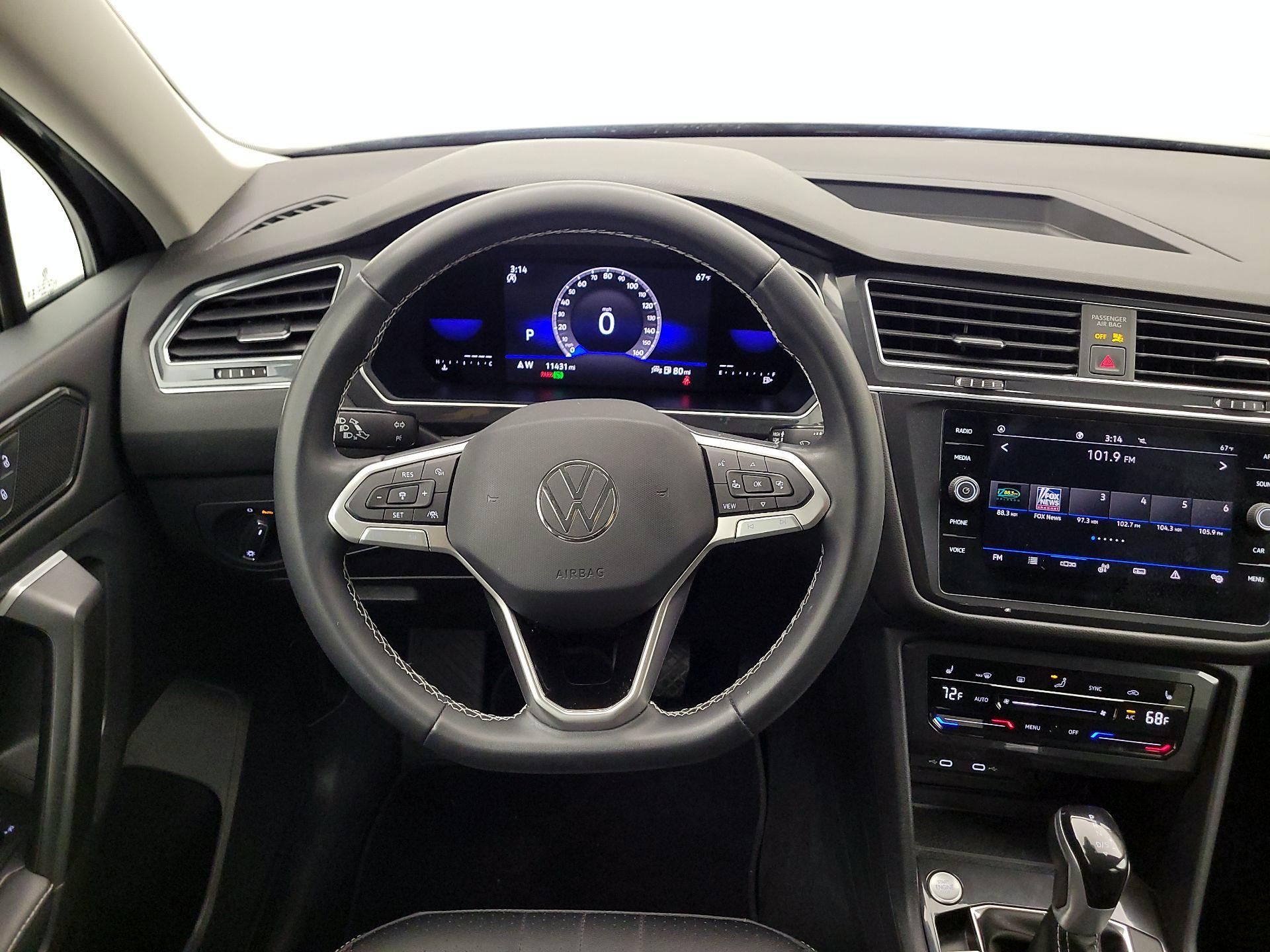 Thumbnail: 2023 Volkswagen Tiguan - 10