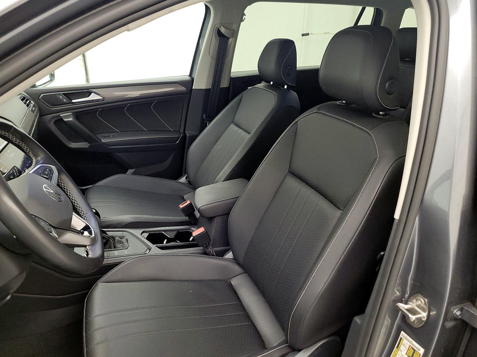 Thumbnail: 2023 Volkswagen Tiguan - 11