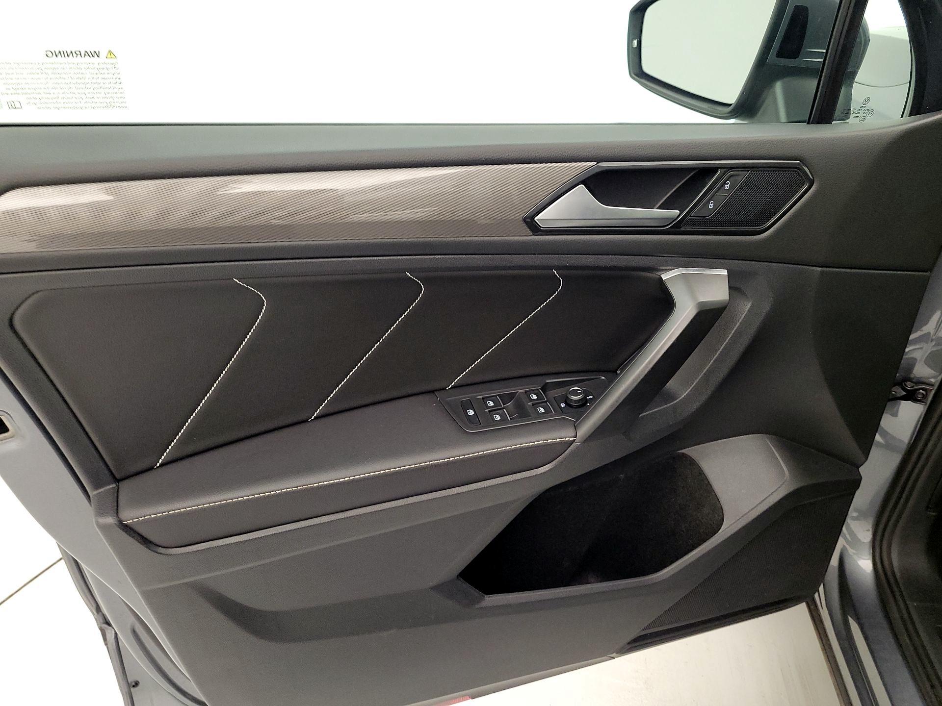 Thumbnail: 2023 Volkswagen Tiguan - 12