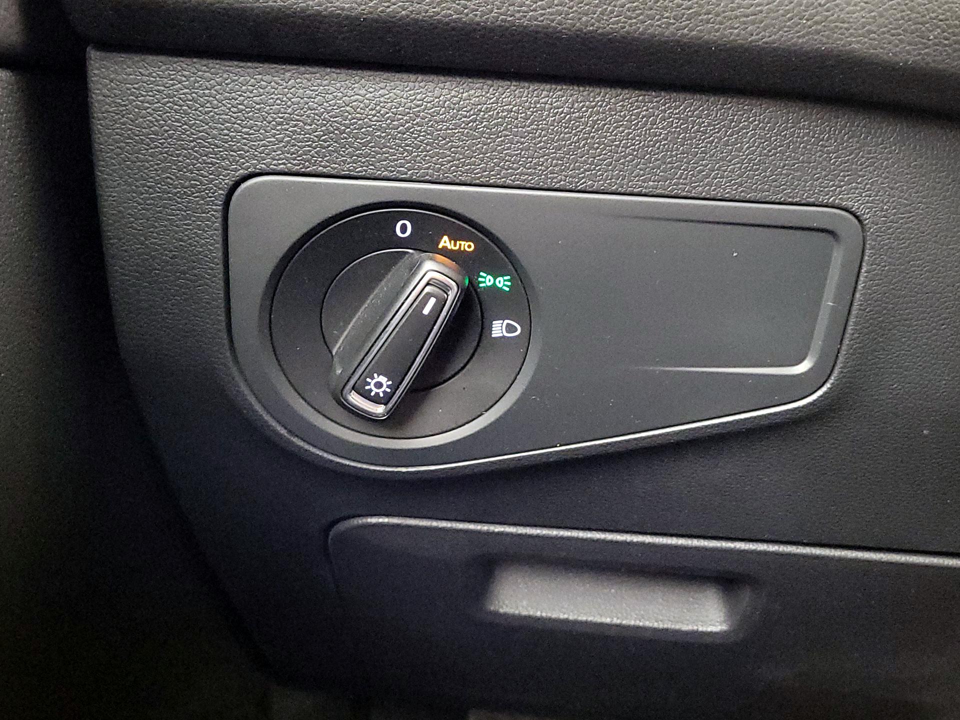 Thumbnail: 2023 Volkswagen Tiguan - 13