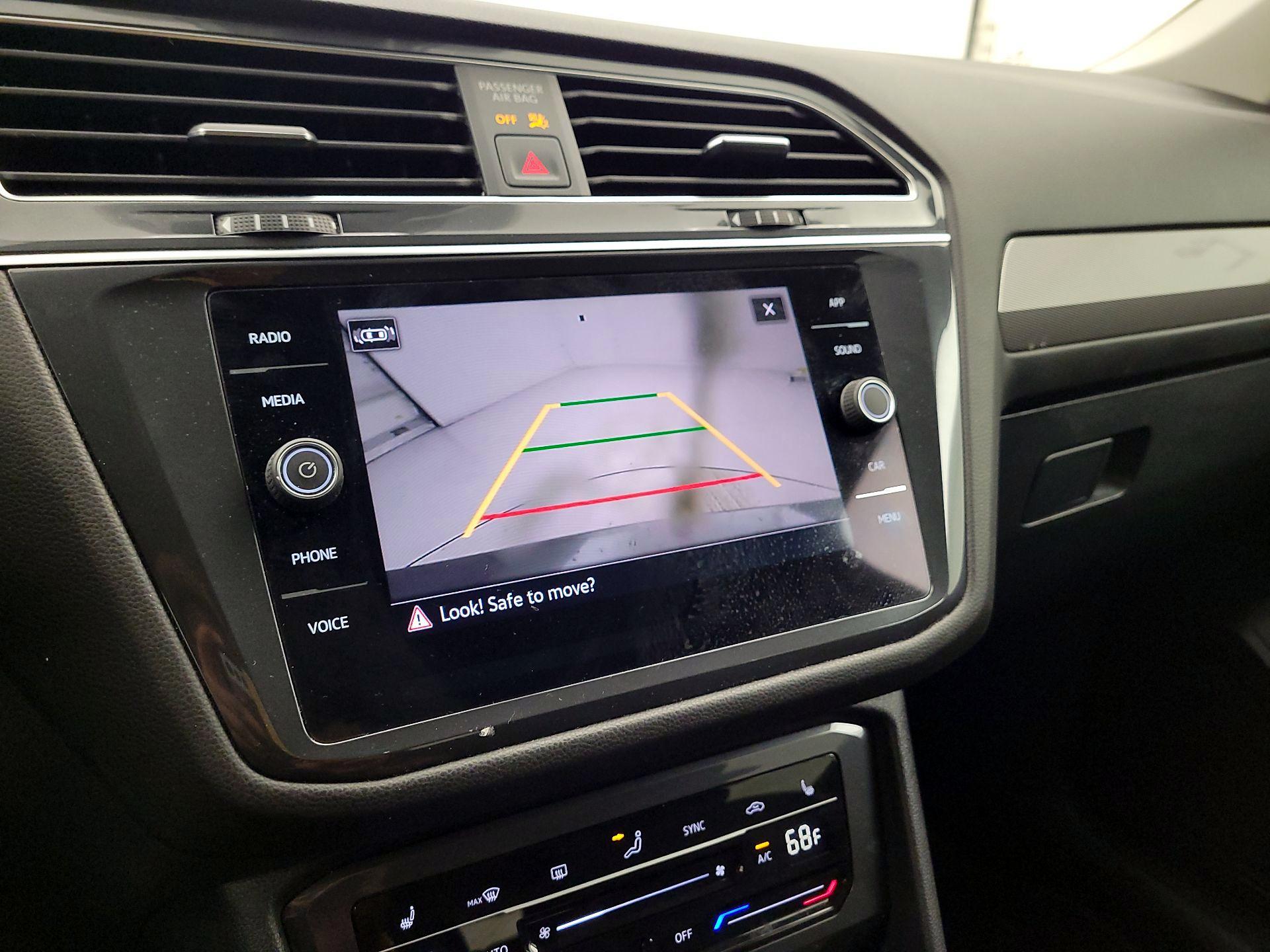 Thumbnail: 2023 Volkswagen Tiguan - 14