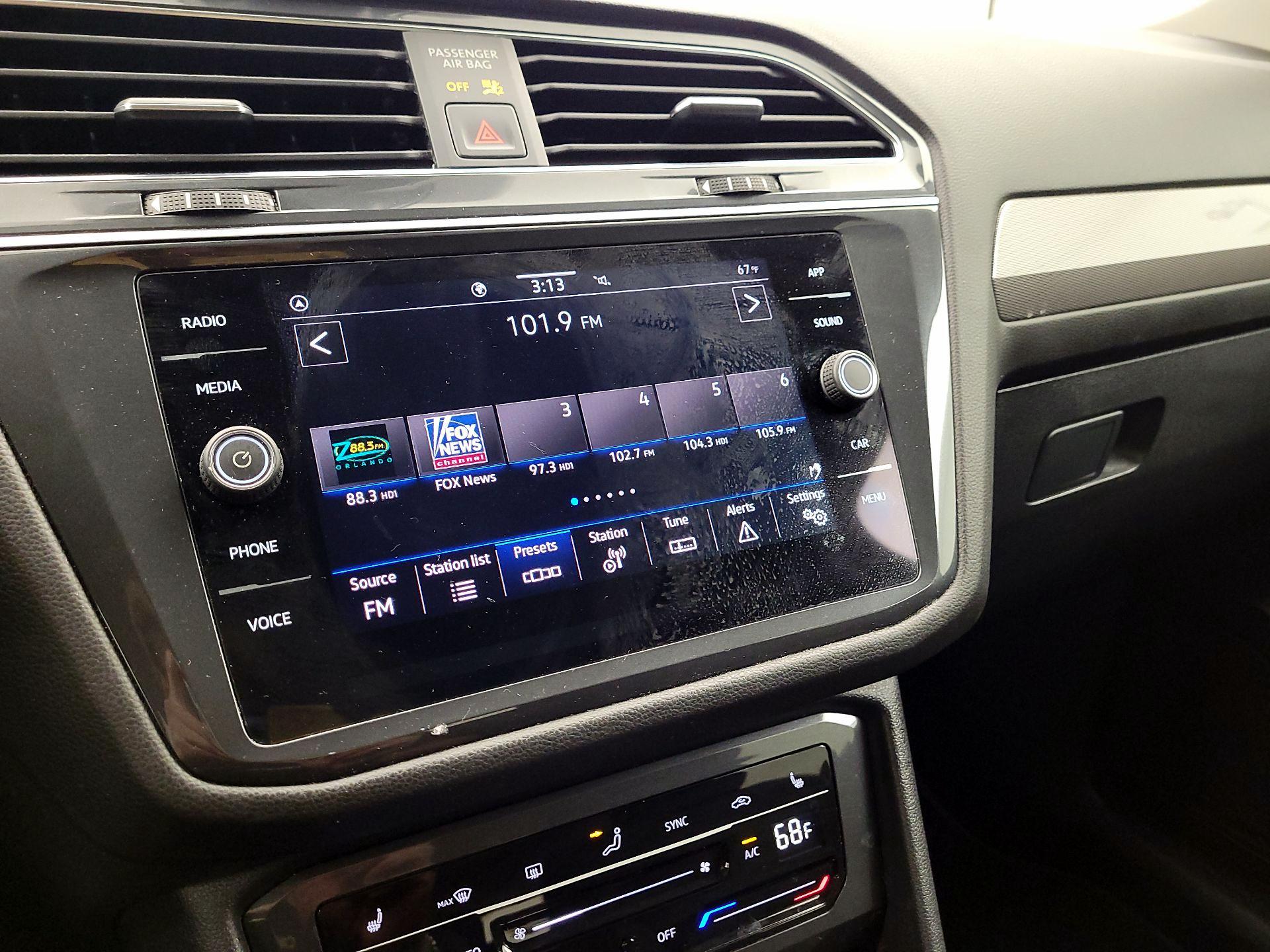 Thumbnail: 2023 Volkswagen Tiguan - 15