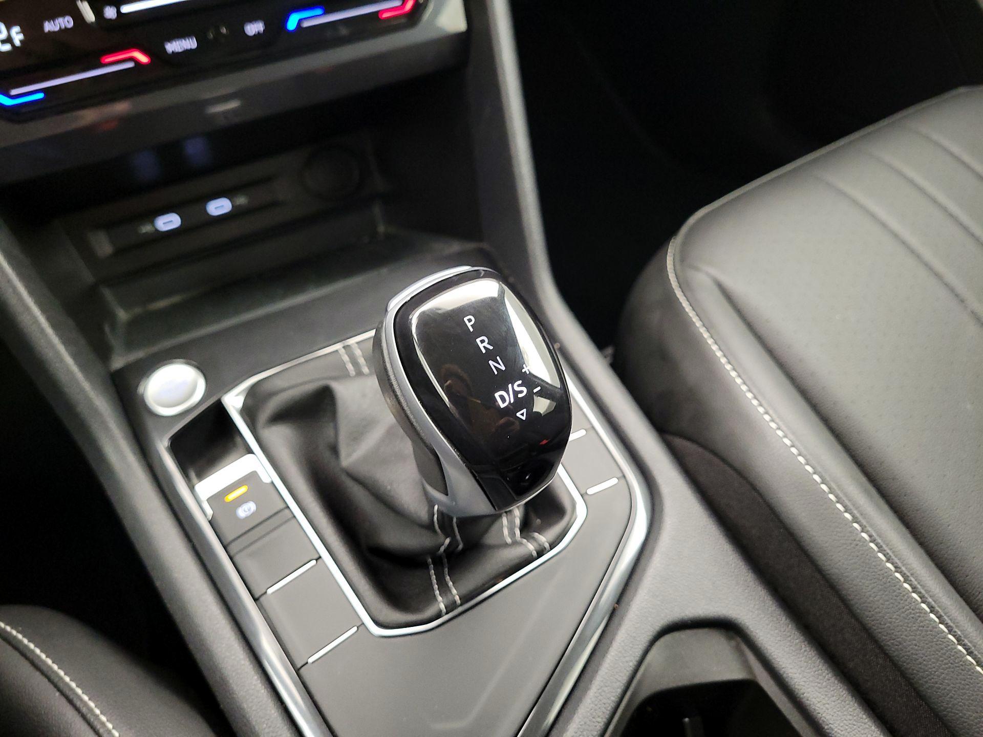 Thumbnail: 2023 Volkswagen Tiguan - 17