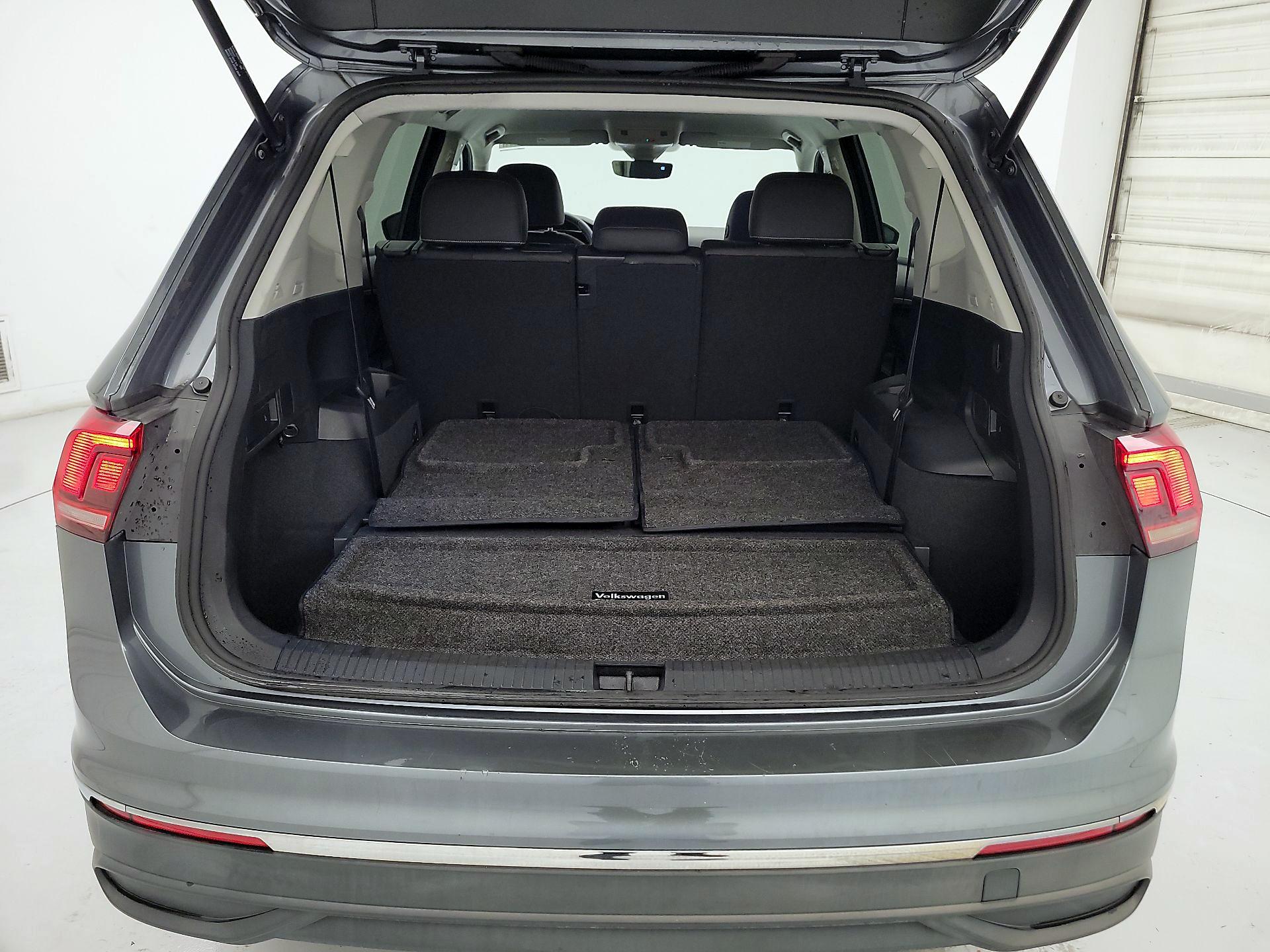 Thumbnail: 2023 Volkswagen Tiguan - 20