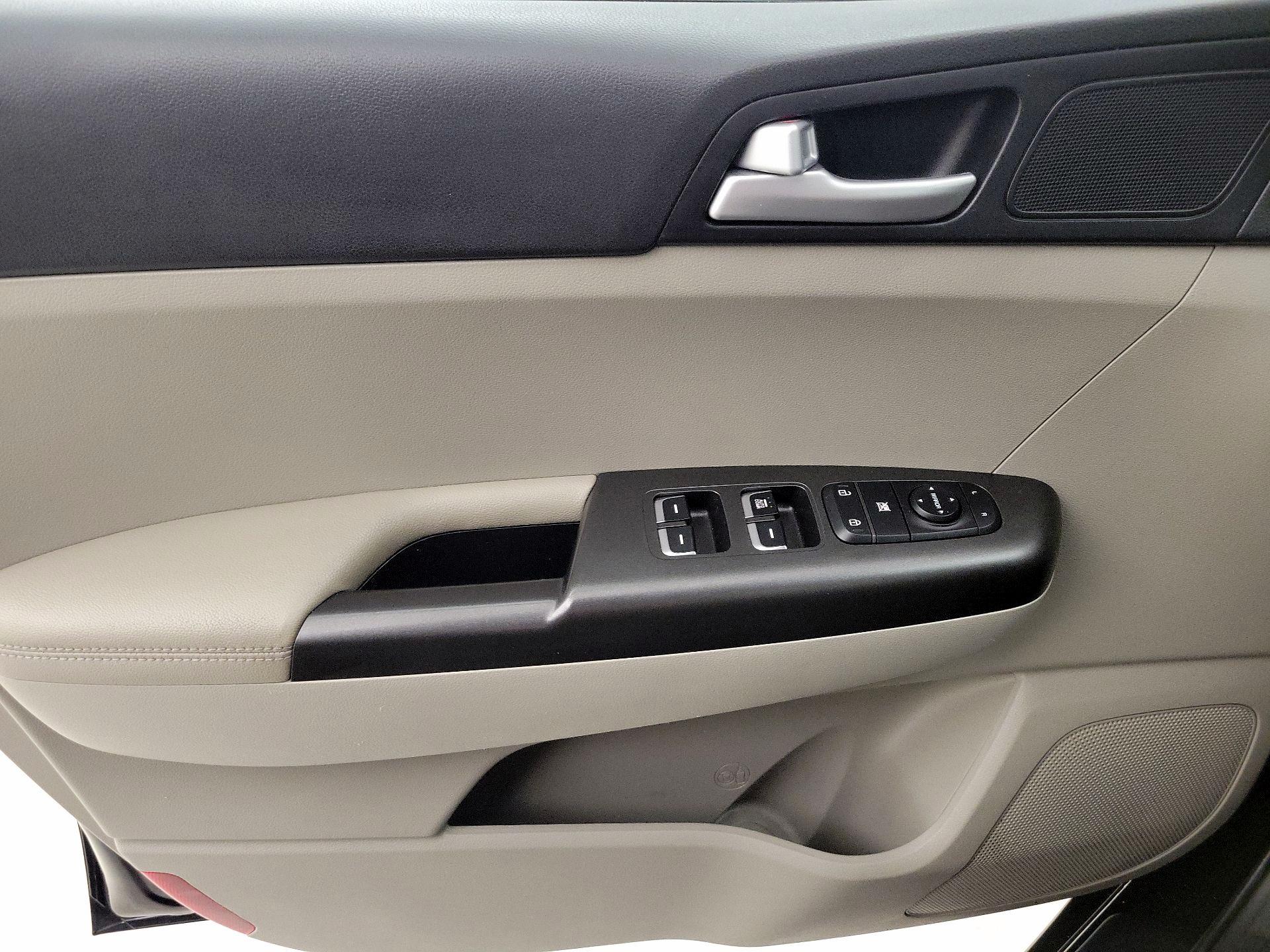 Thumbnail: 2021 Kia Sportage - 12