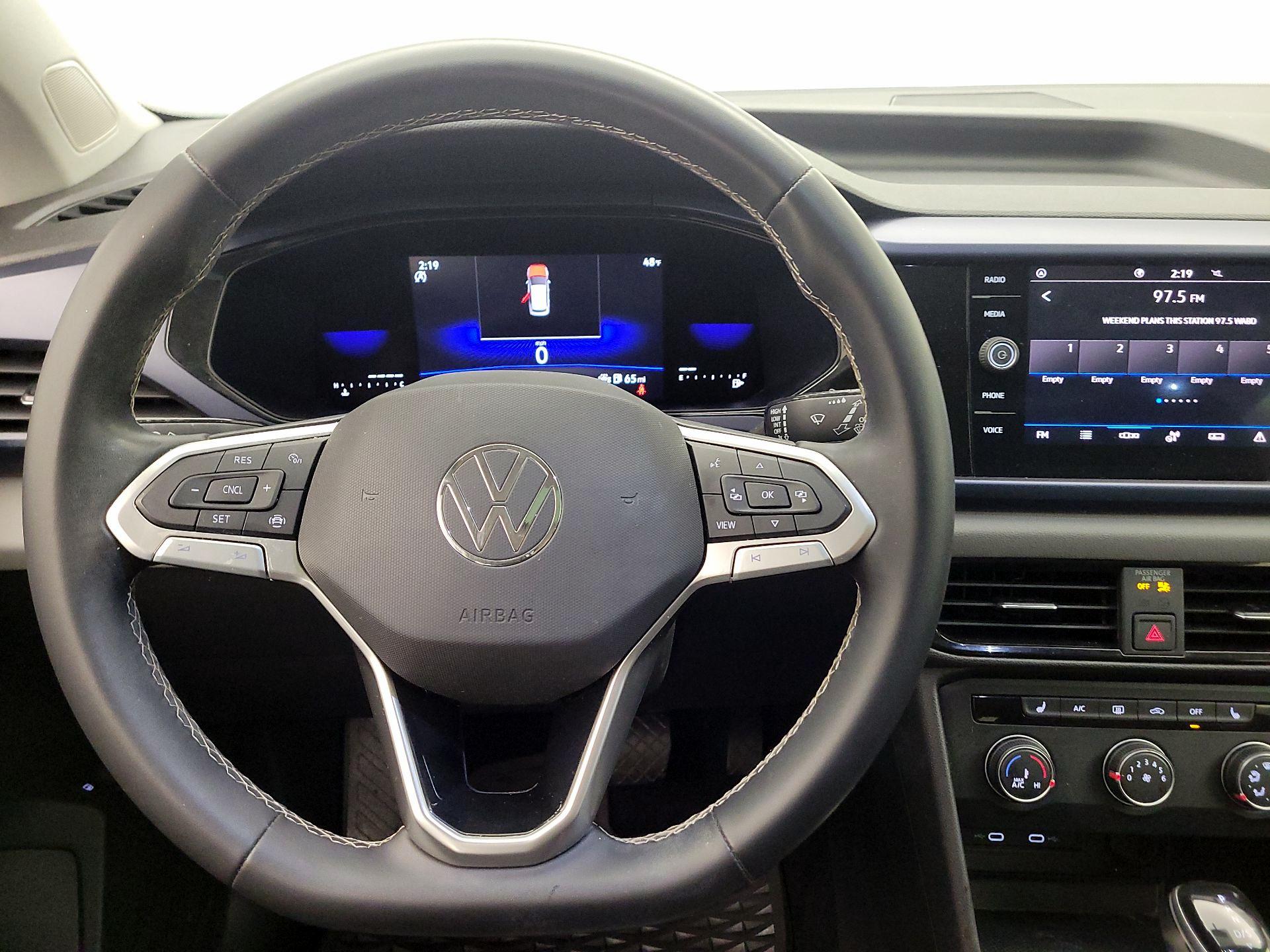 Thumbnail: 2022 Volkswagen Taos - 10