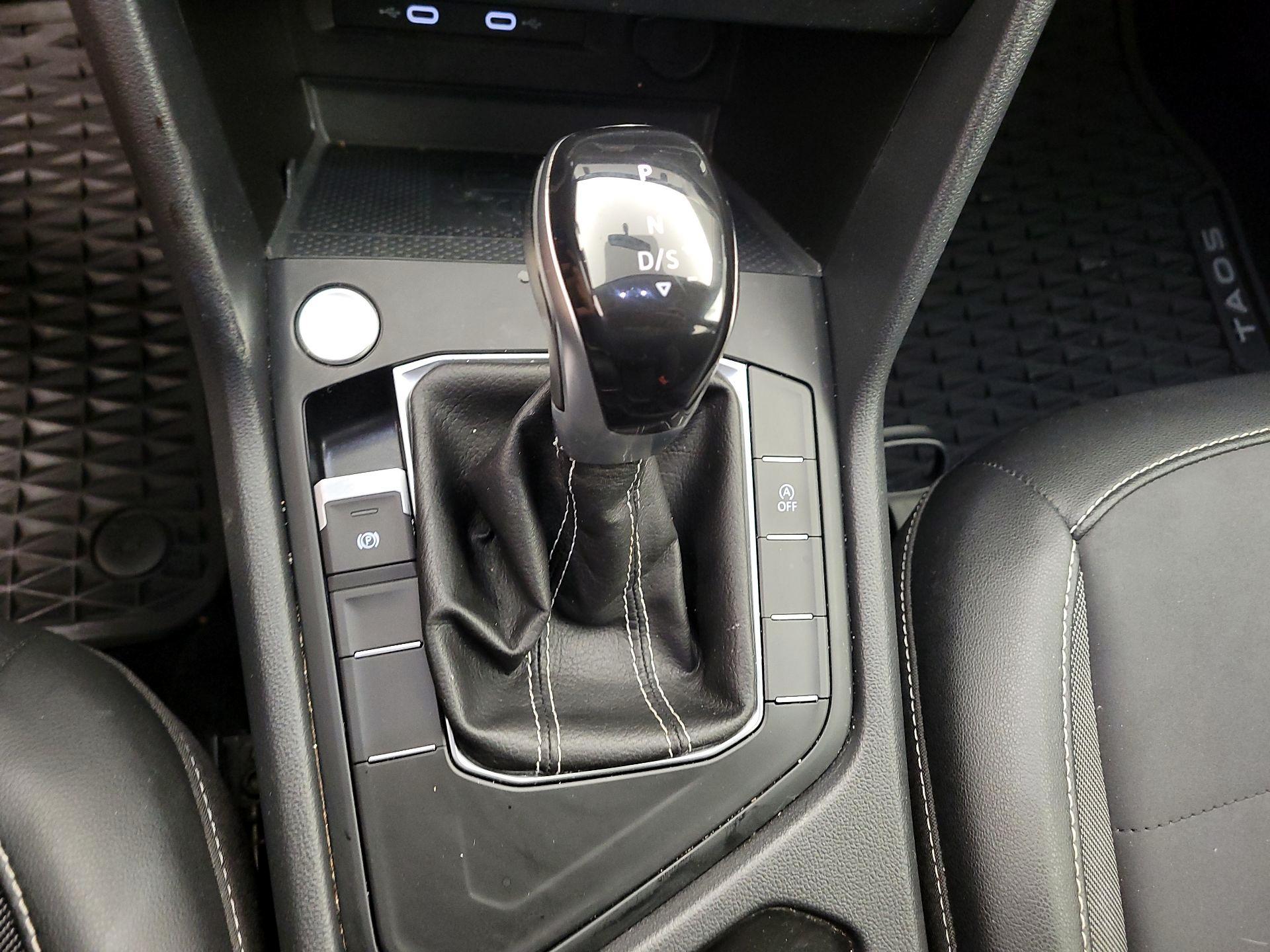 Thumbnail: 2022 Volkswagen Taos - 17