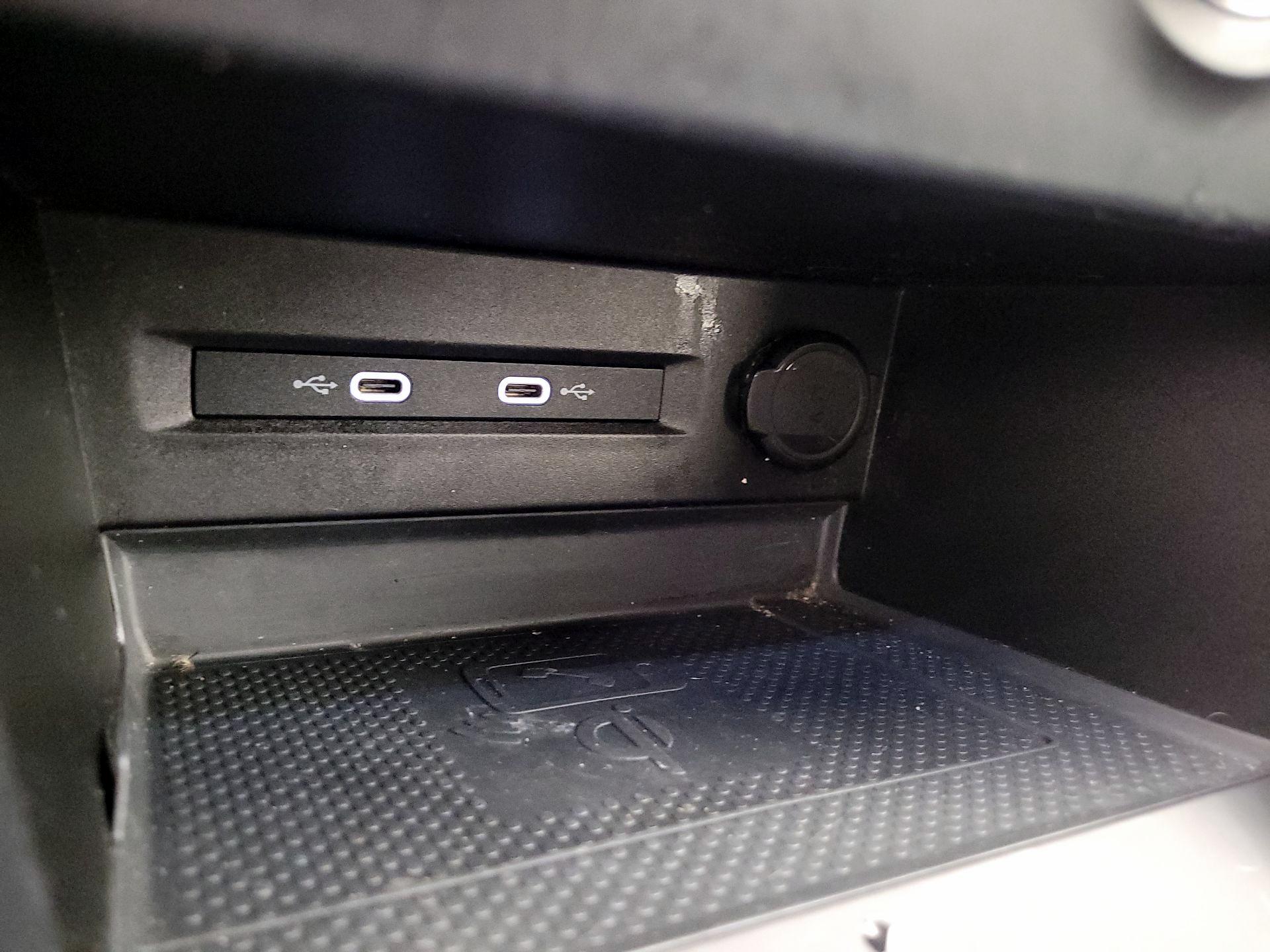 Thumbnail: 2022 Volkswagen Taos - 18