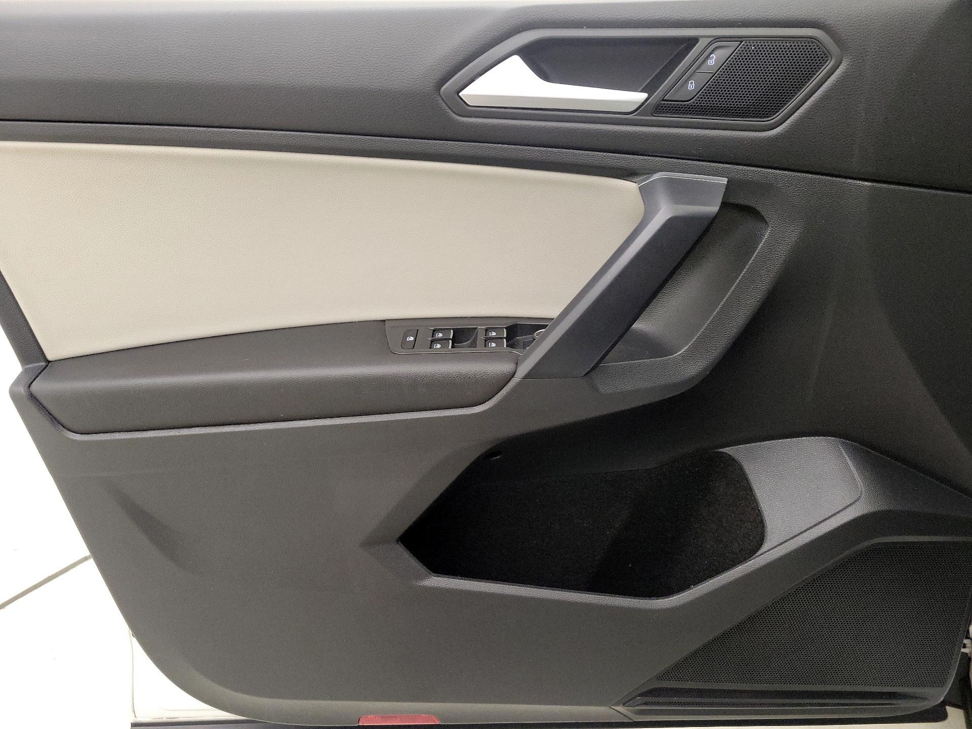 Thumbnail: 2021 Volkswagen Tiguan - 12