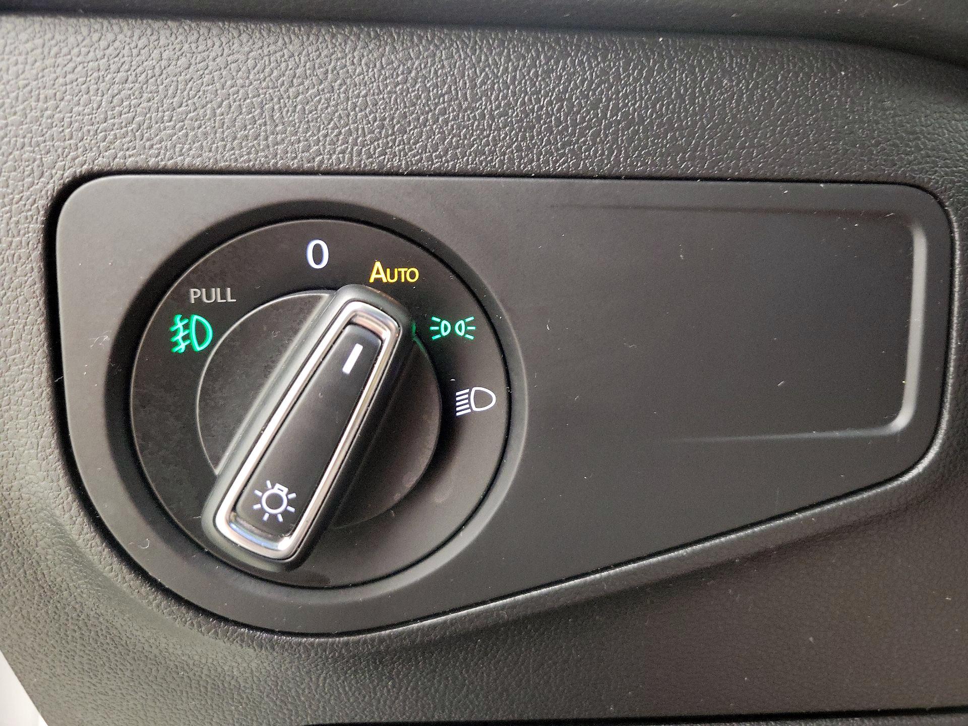 Thumbnail: 2021 Volkswagen Tiguan - 13