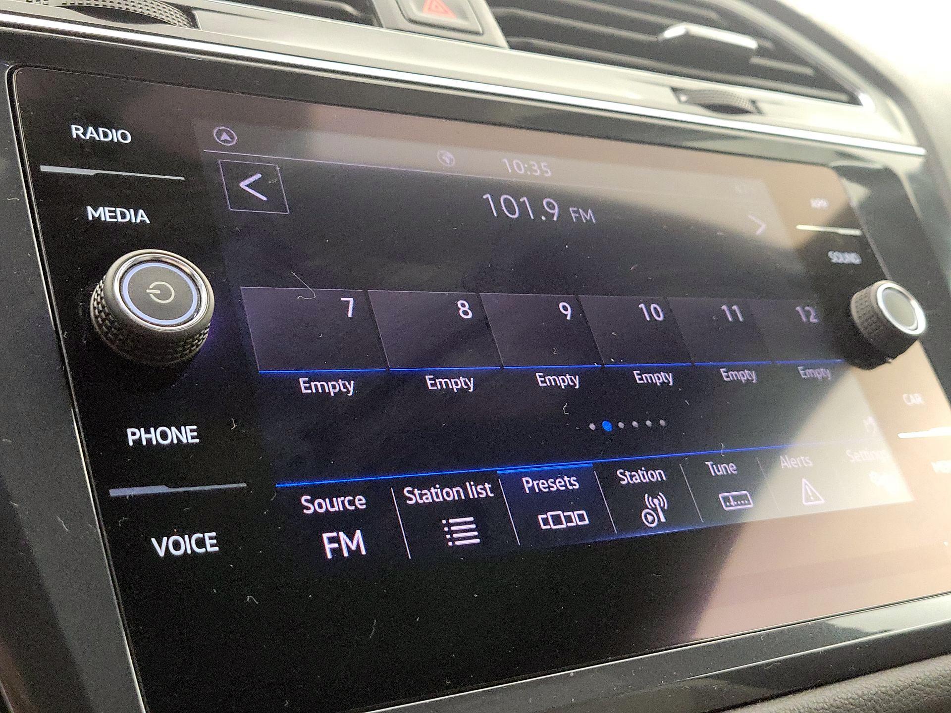 Thumbnail: 2021 Volkswagen Tiguan - 15