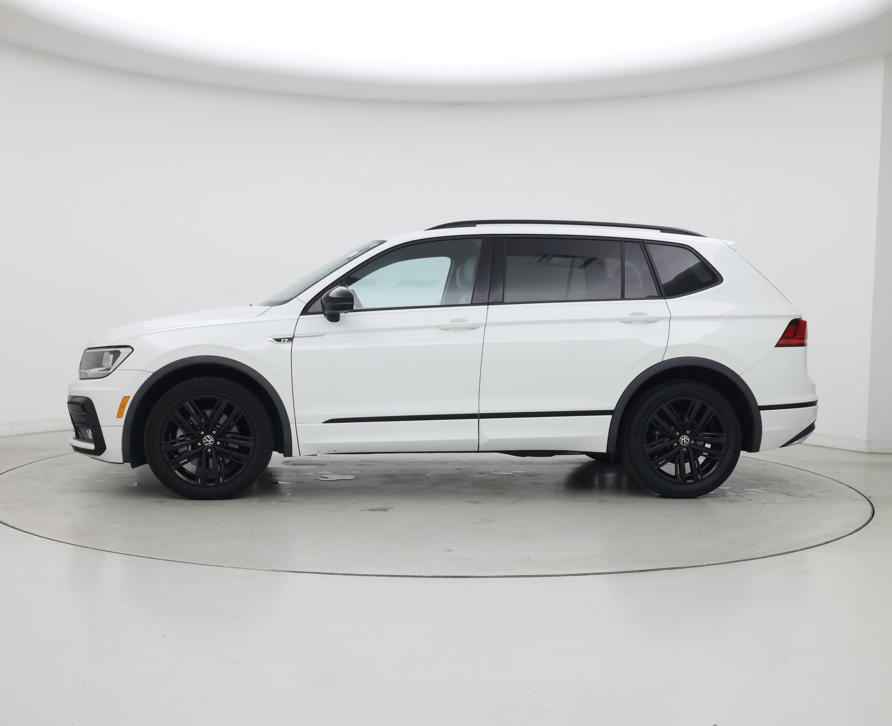 Thumbnail: 2021 Volkswagen Tiguan - 3