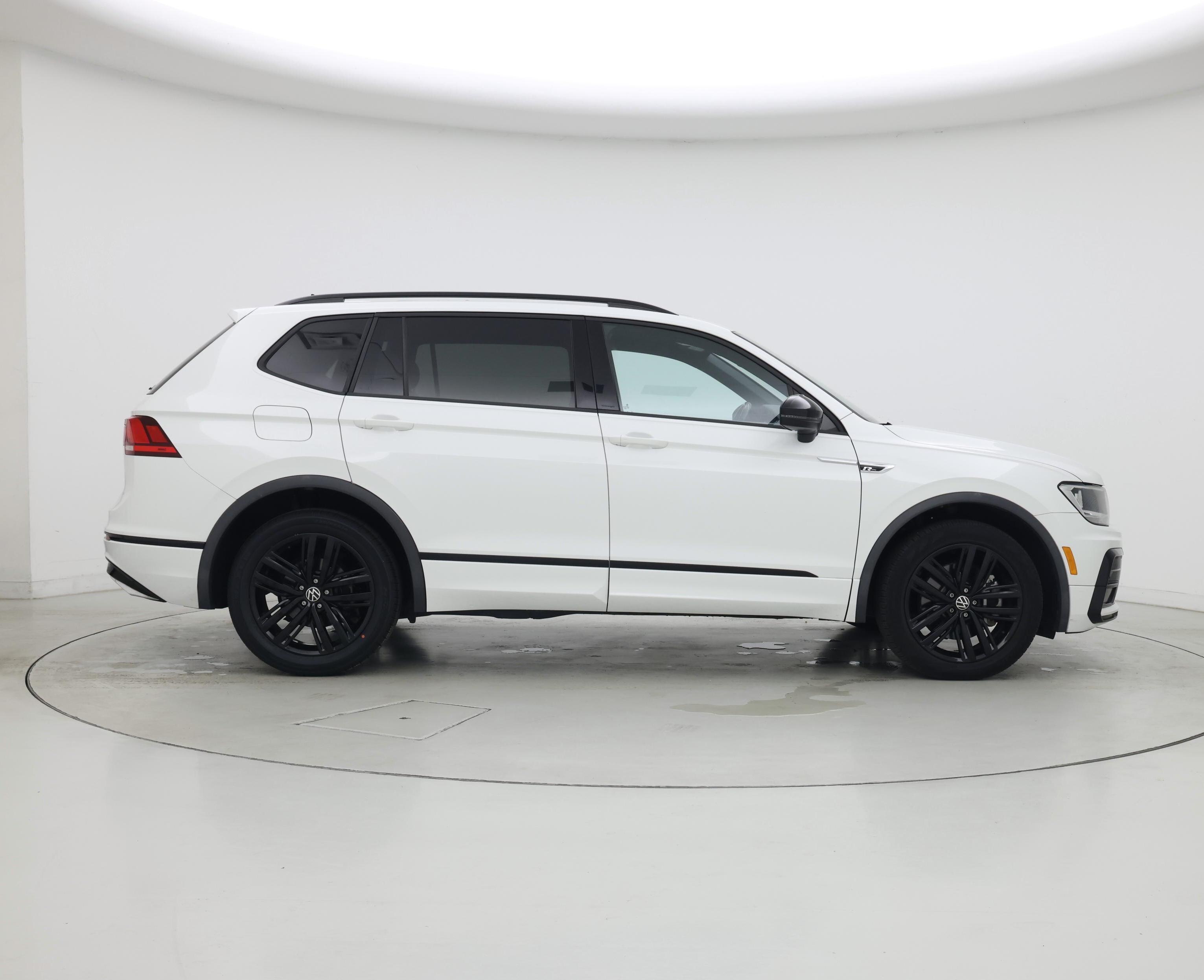 Thumbnail: 2021 Volkswagen Tiguan - 7