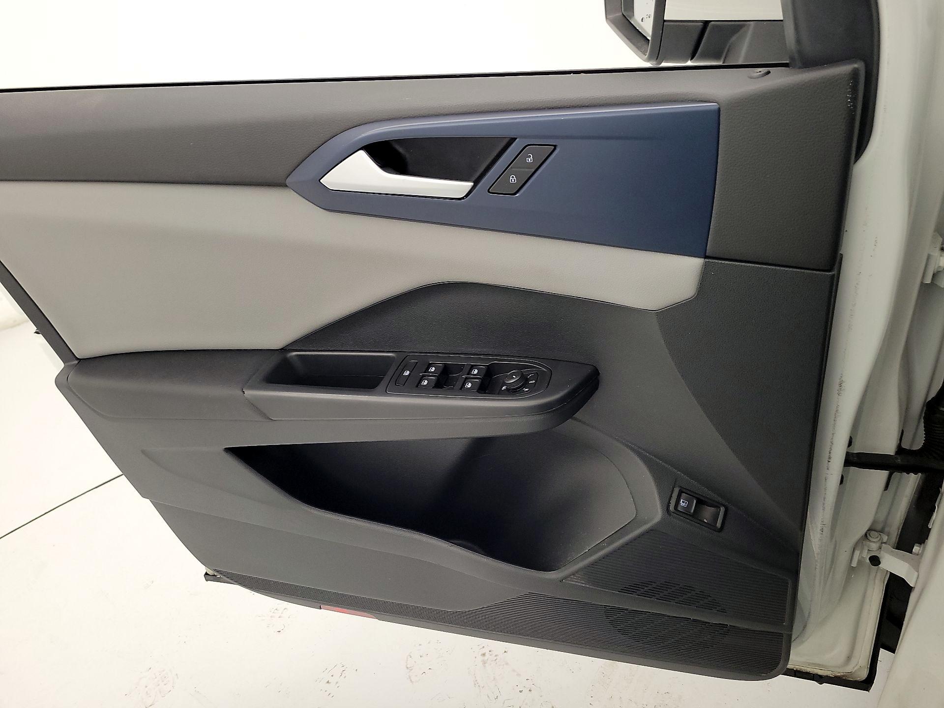 Thumbnail: 2023 Volkswagen Taos - 12