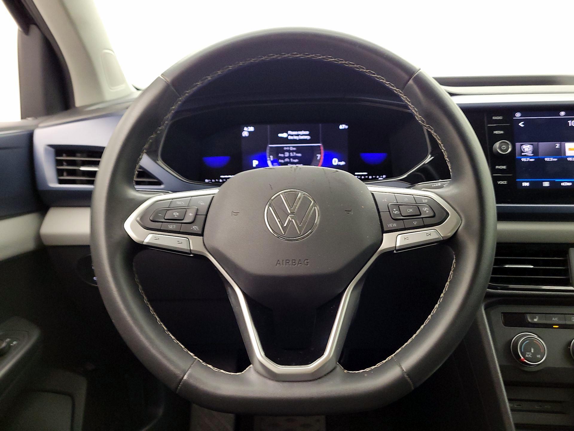 Thumbnail: 2022 Volkswagen Taos - 10