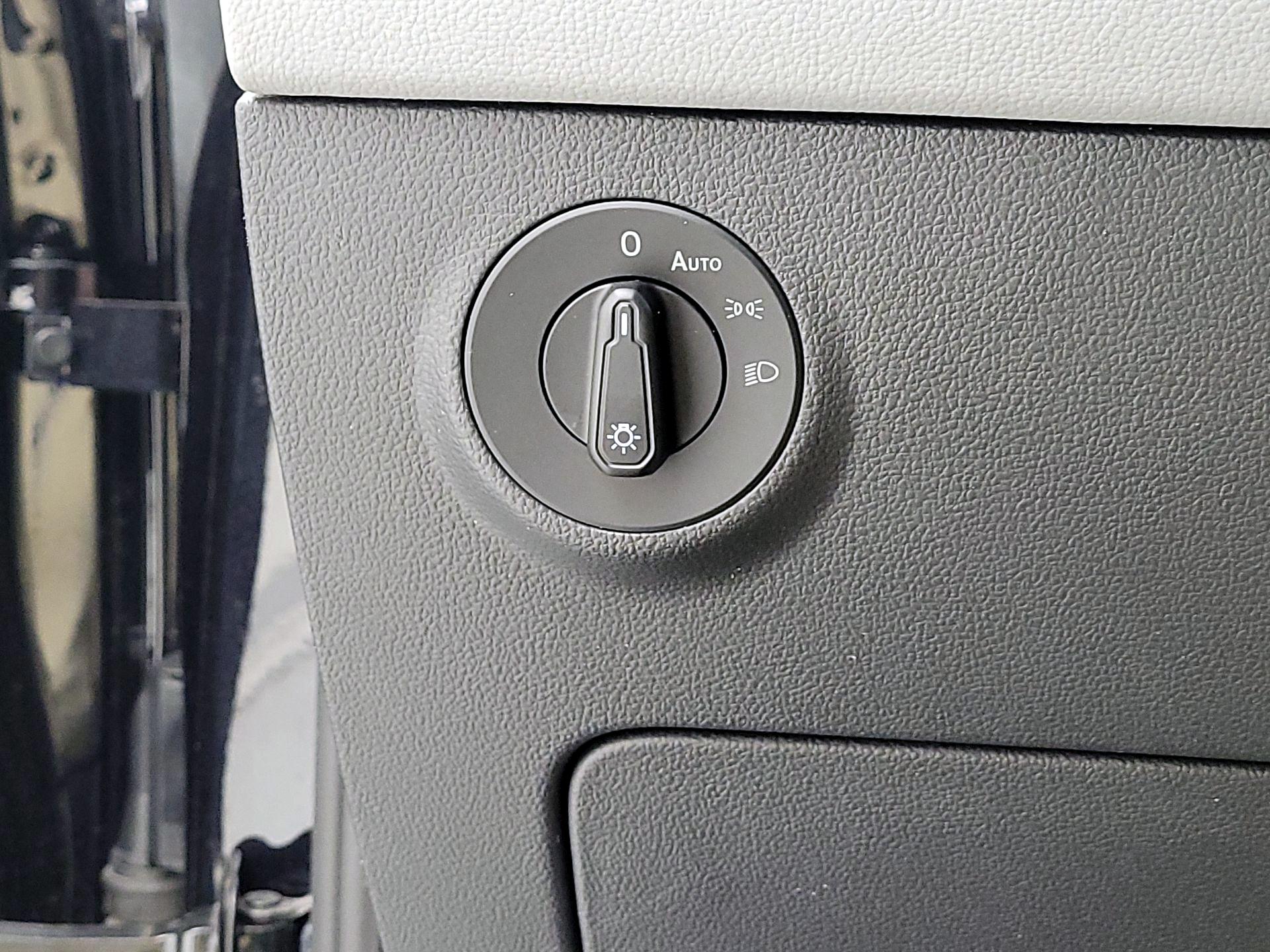 Thumbnail: 2022 Volkswagen Taos - 13