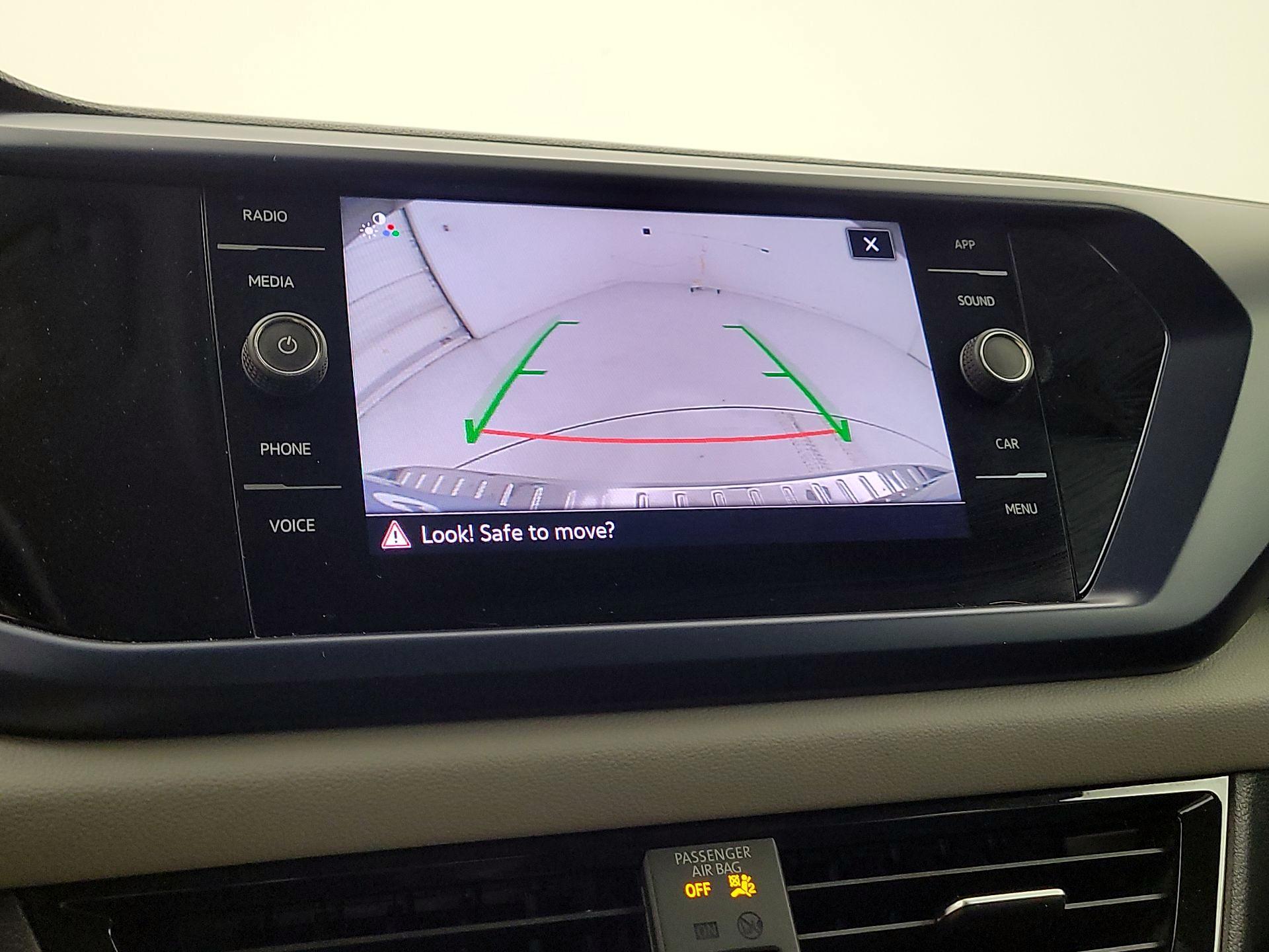 Thumbnail: 2022 Volkswagen Taos - 14