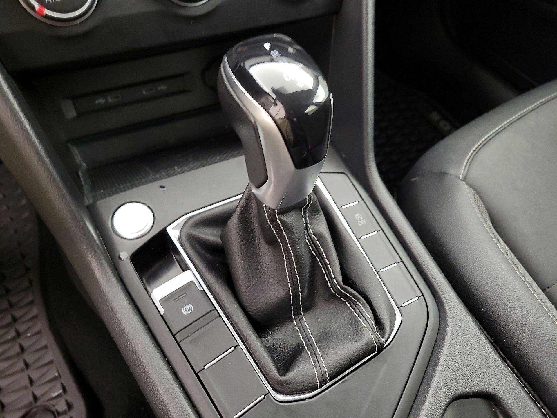 Thumbnail: 2022 Volkswagen Taos - 17