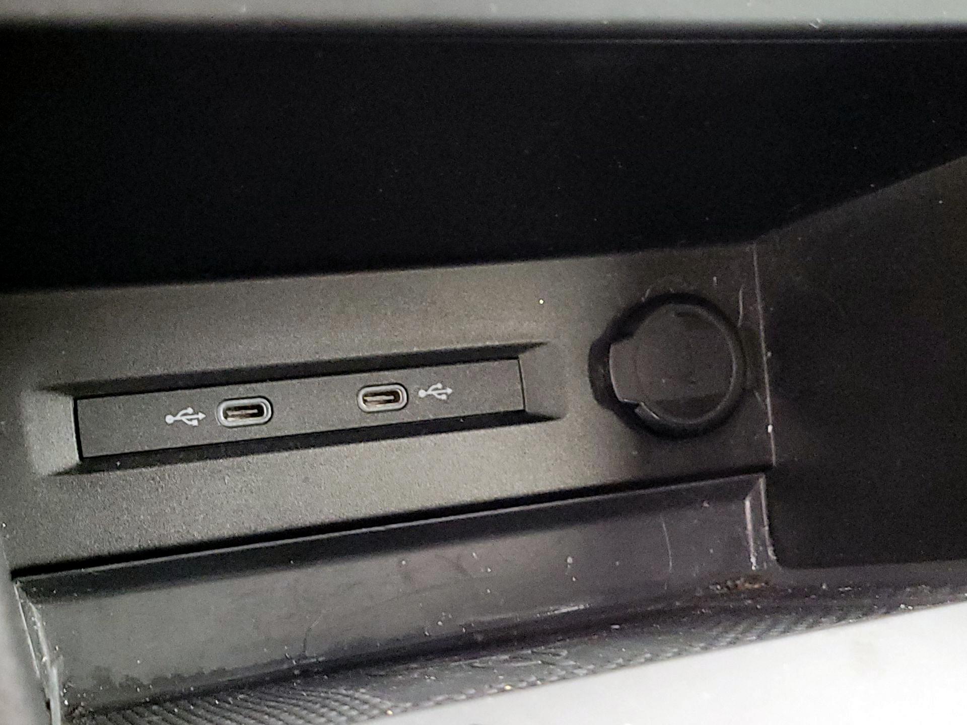 Thumbnail: 2022 Volkswagen Taos - 18