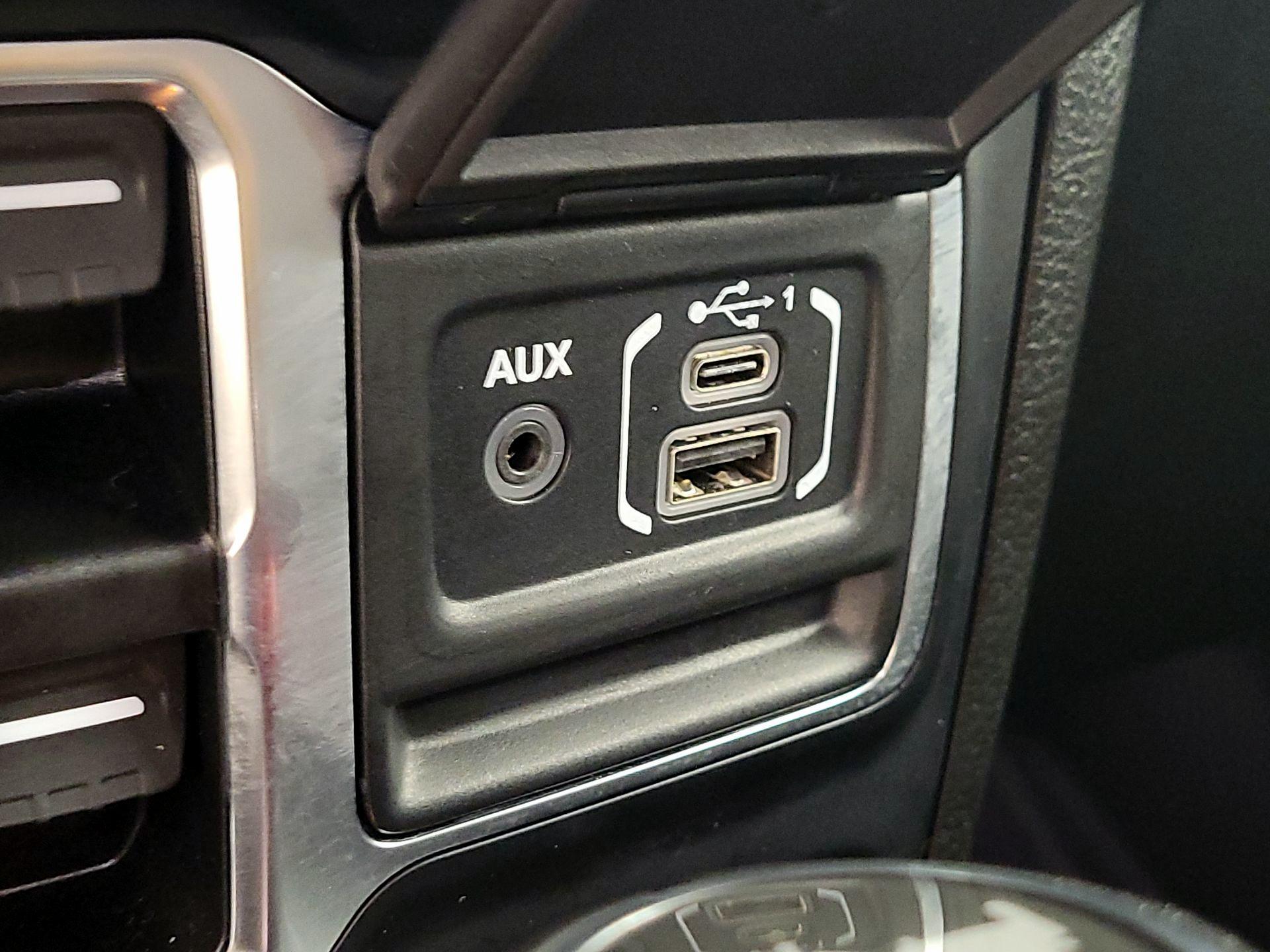 Thumbnail: 2024 Jeep Wrangler - 18