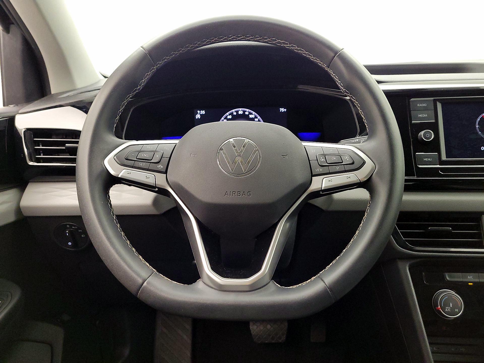 Thumbnail: 2023 Volkswagen Taos - 10