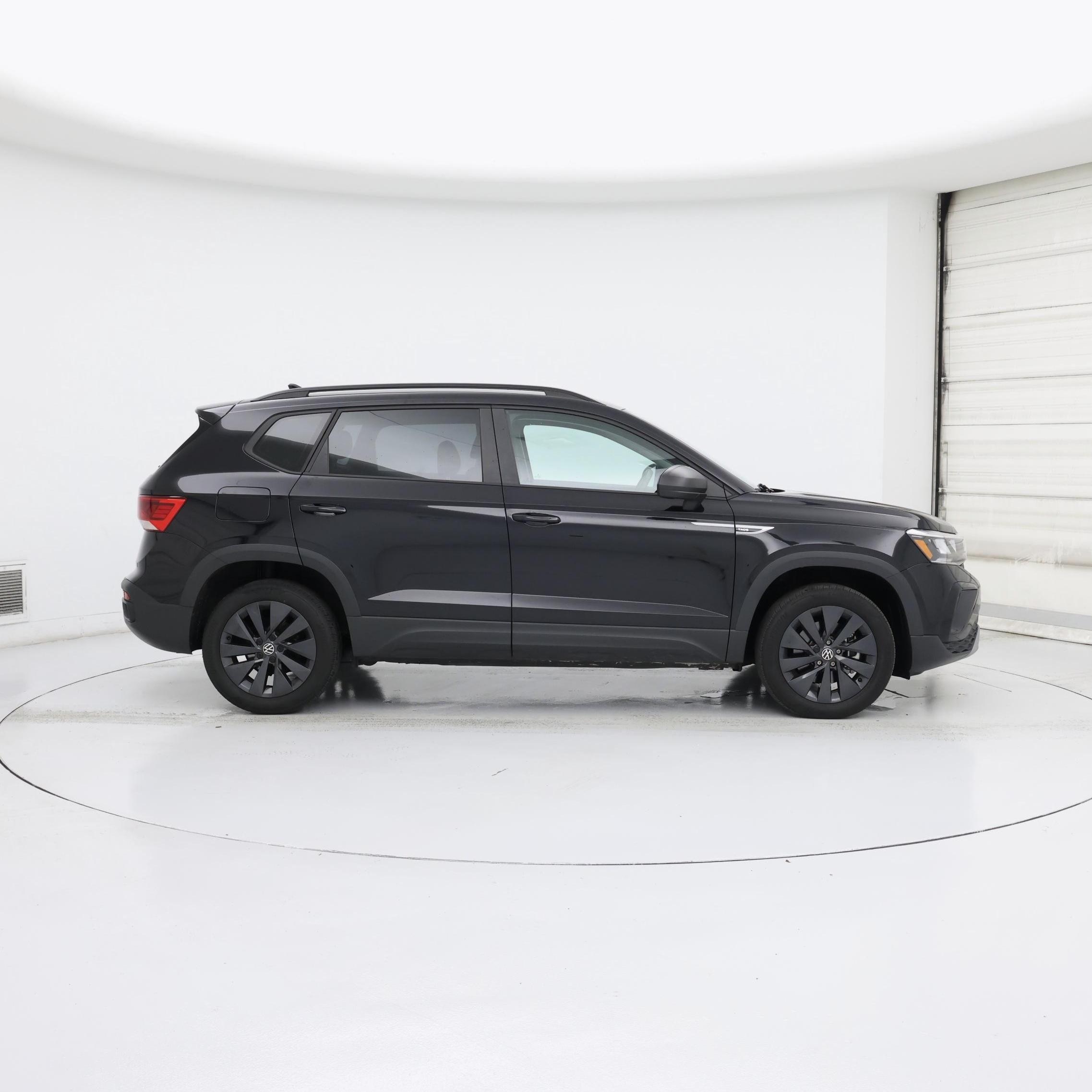 Thumbnail: 2023 Volkswagen Taos - 7